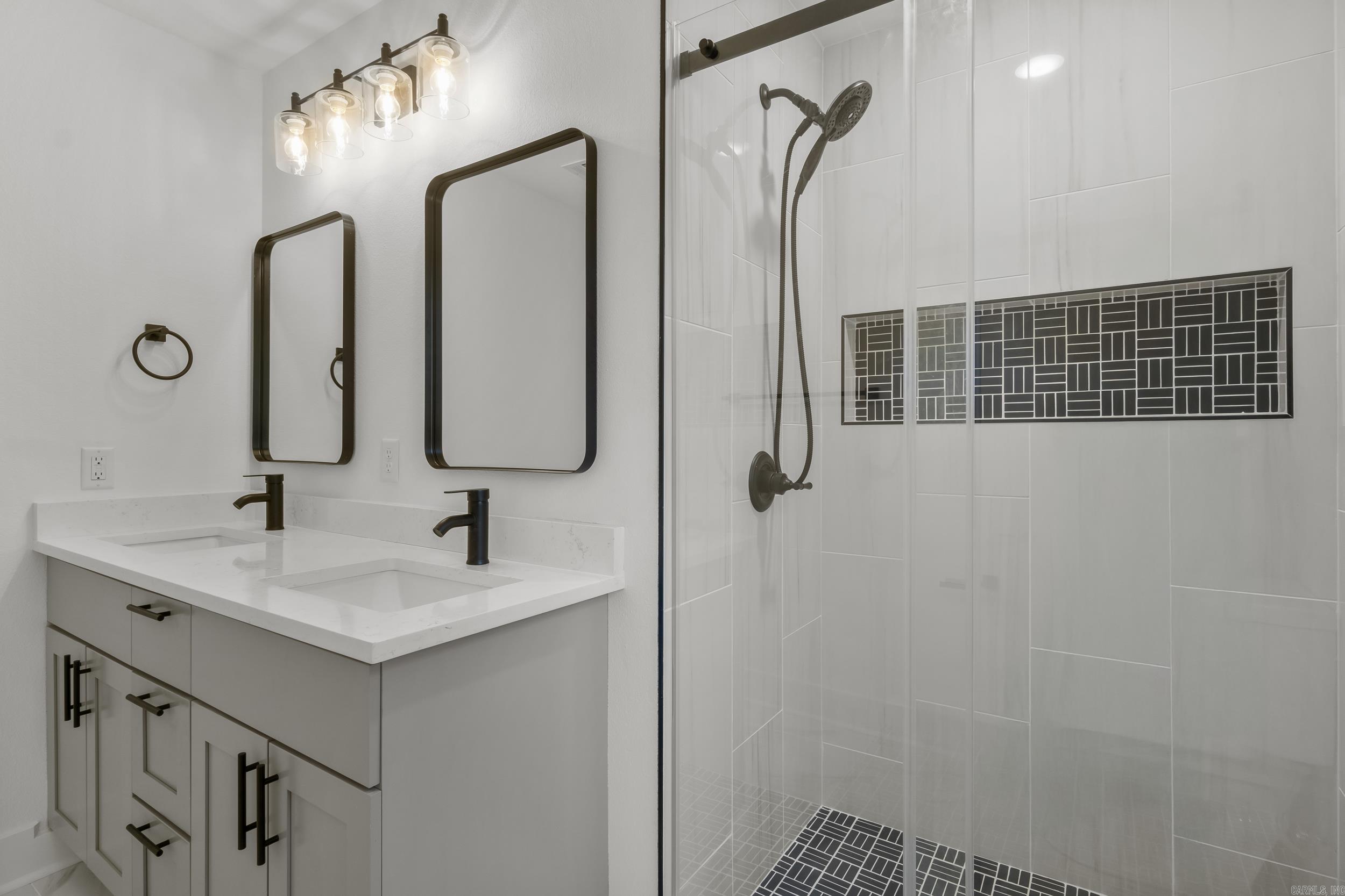 418 W 4th  Lonoke, AR