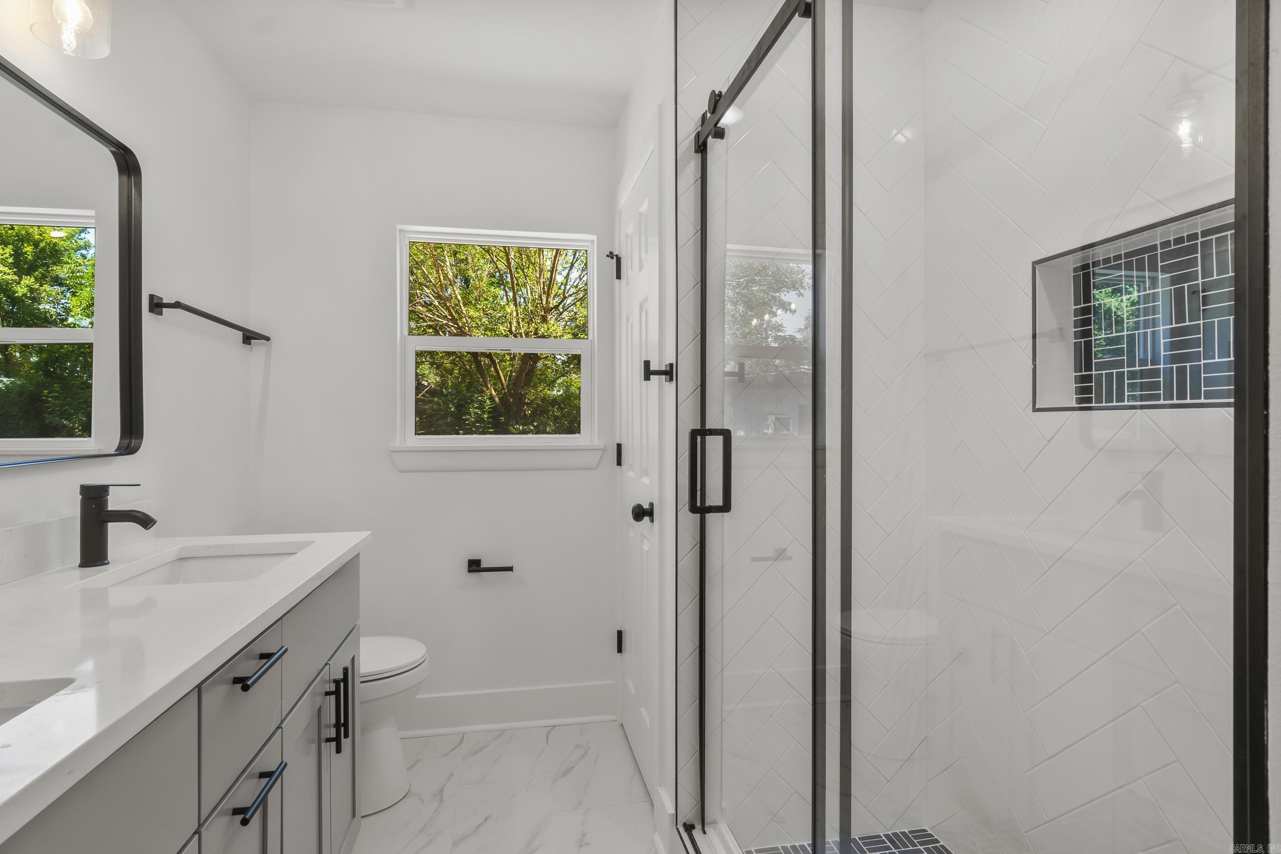 418 W 4th  Lonoke, AR