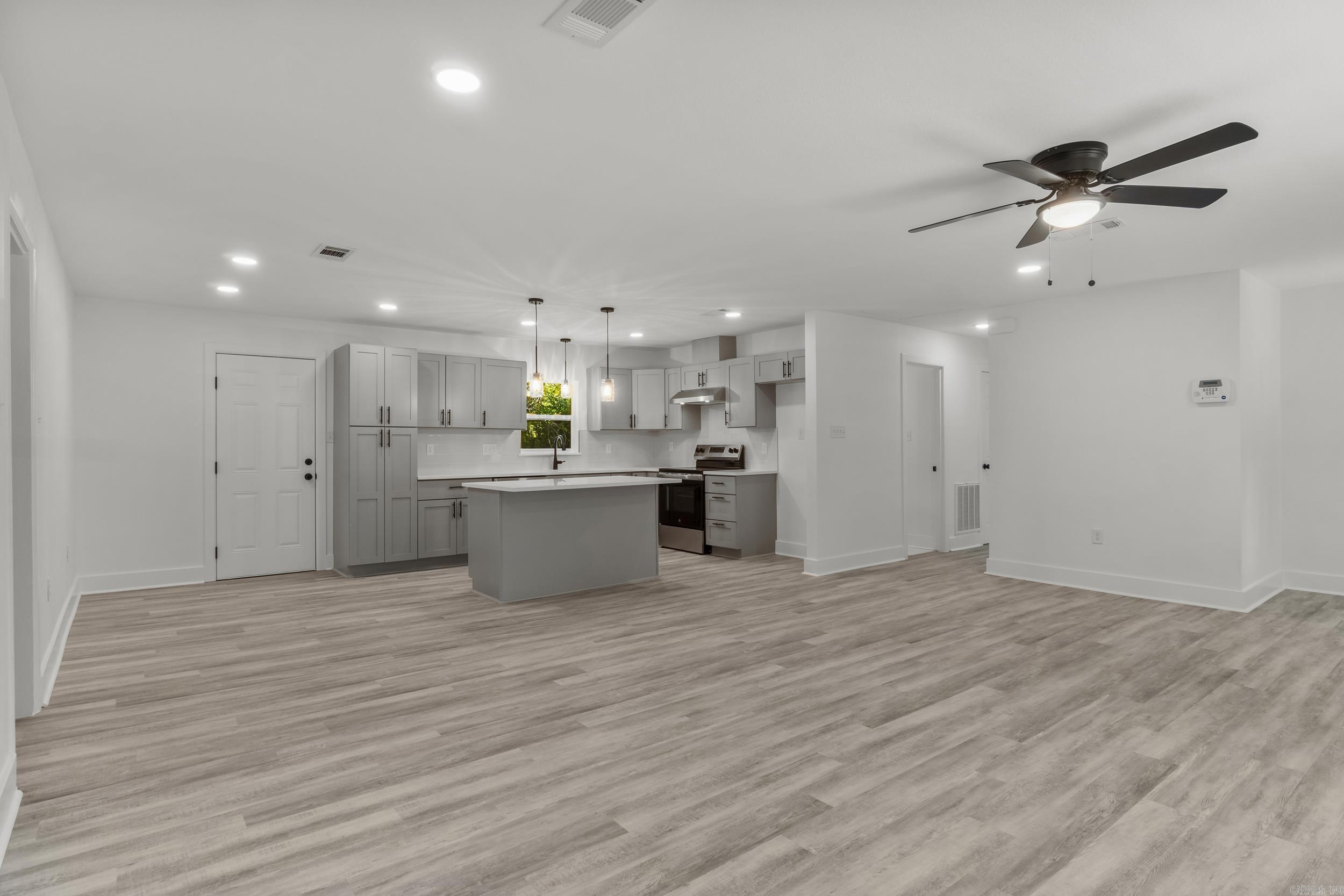 418 W 4th  Lonoke, AR