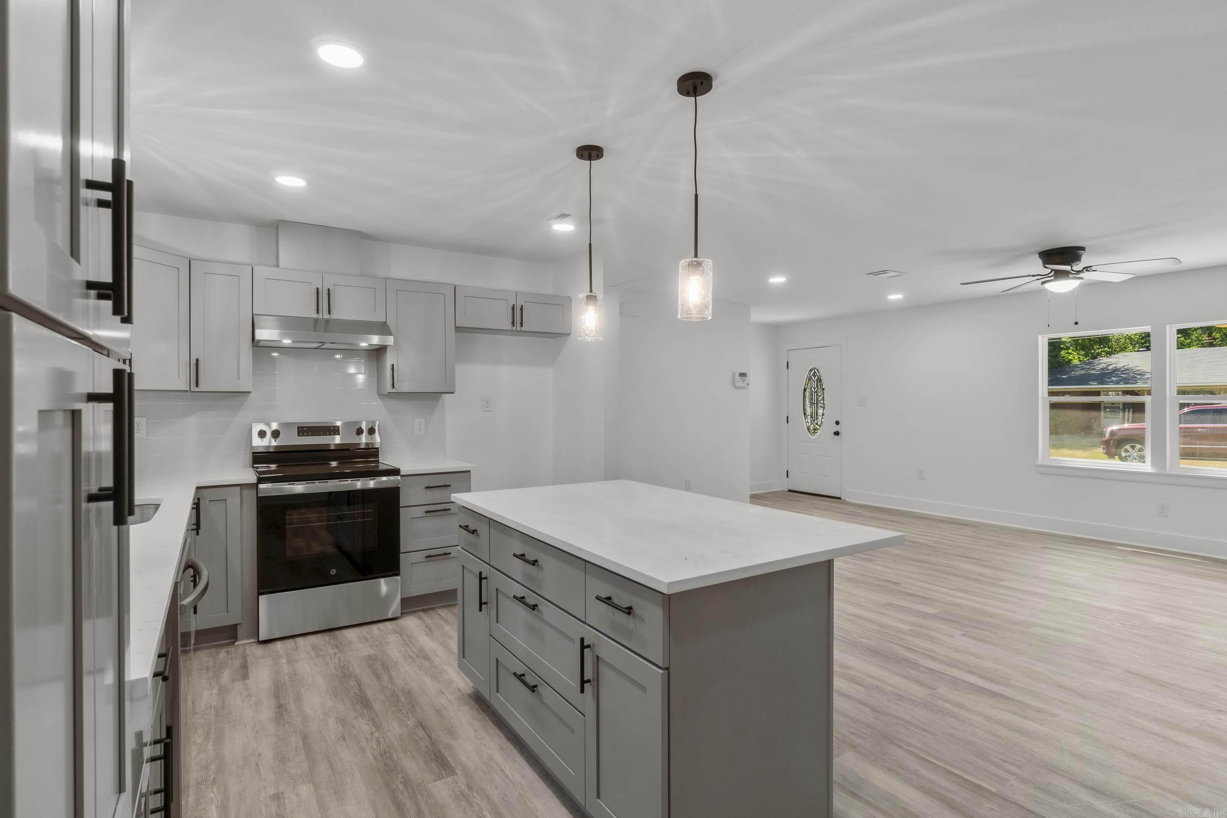 418 W 4th  Lonoke, AR