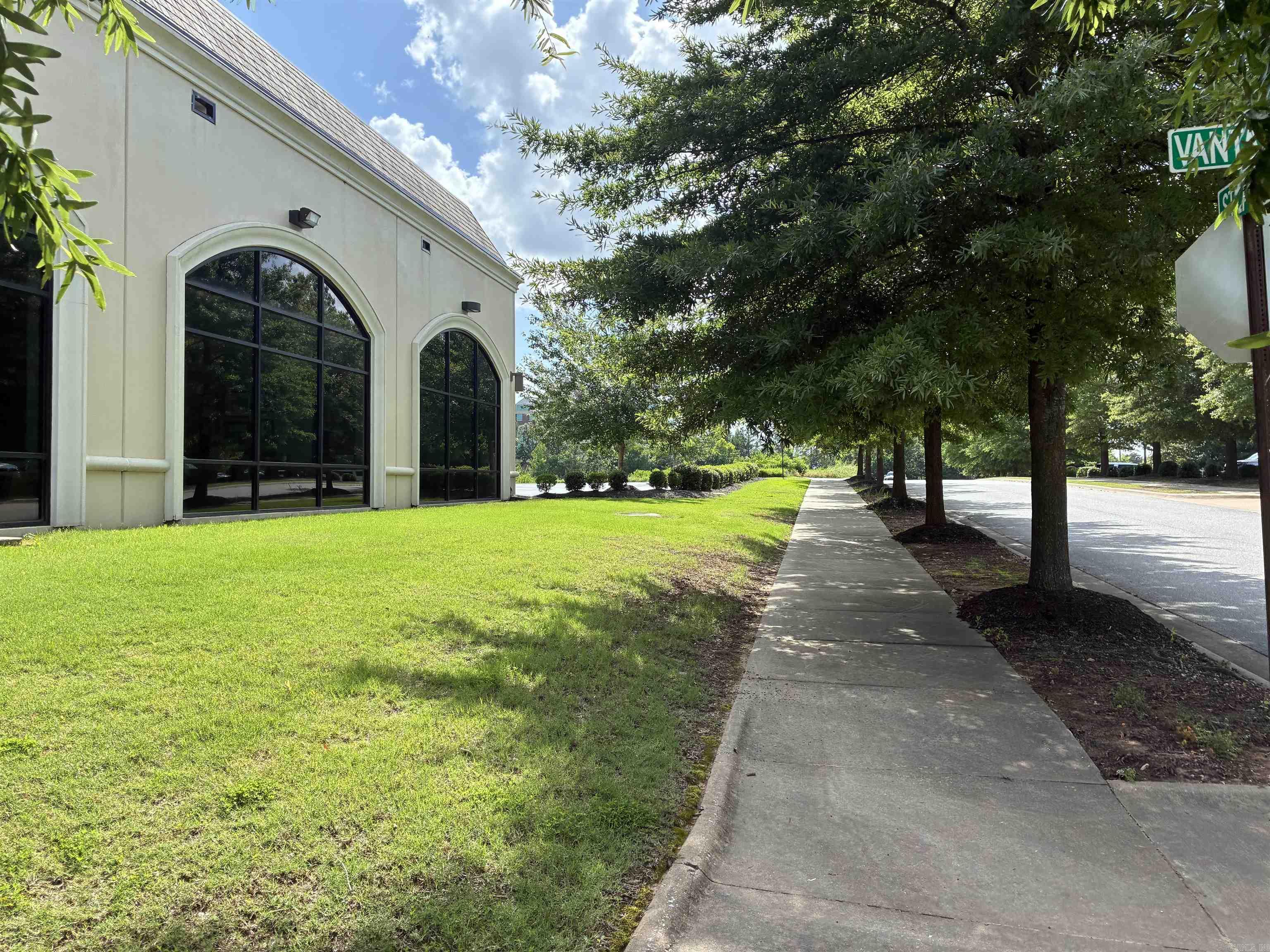 3945 N Vantage  Fayetteville, AR