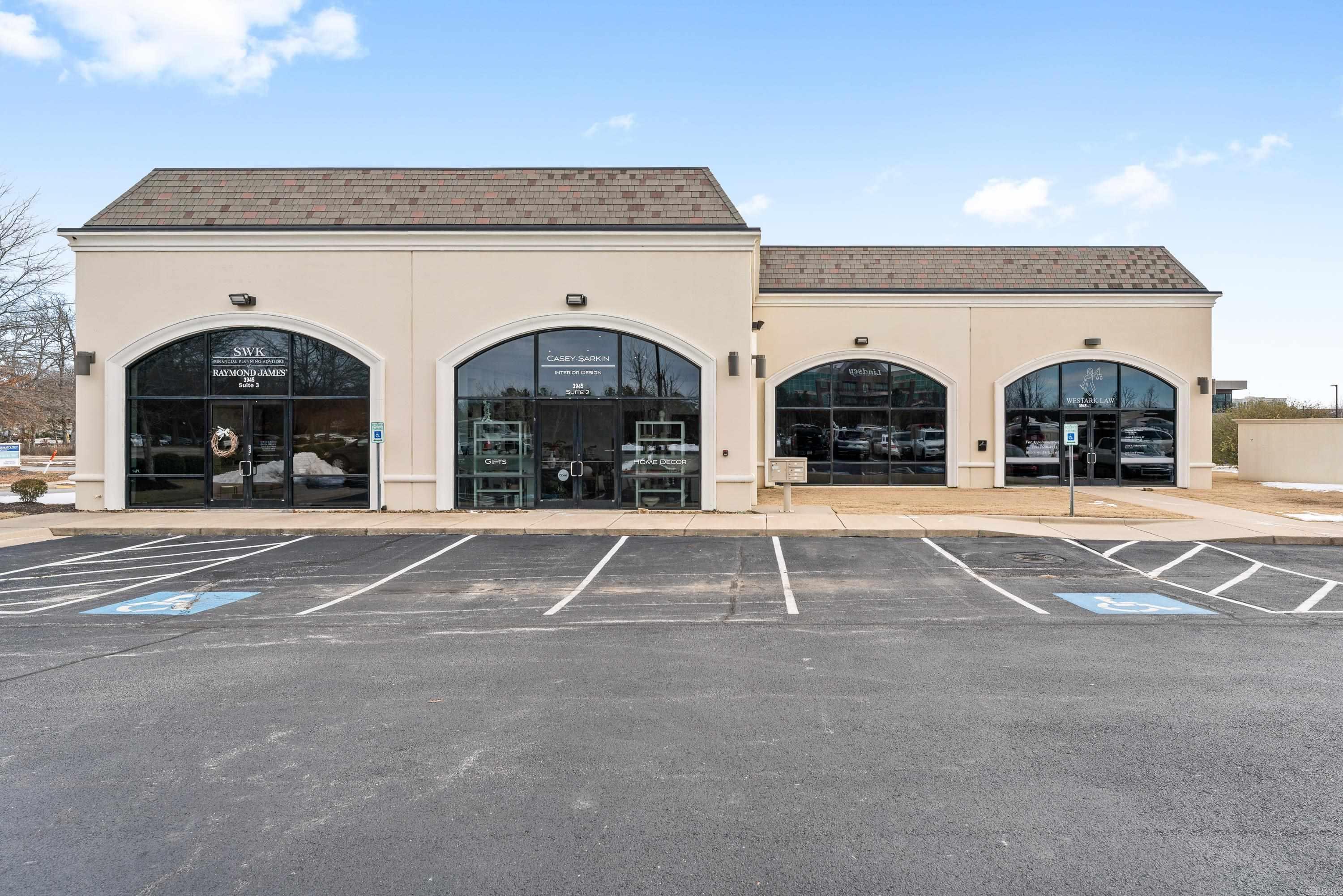 3945 N Vantage  Fayetteville, AR