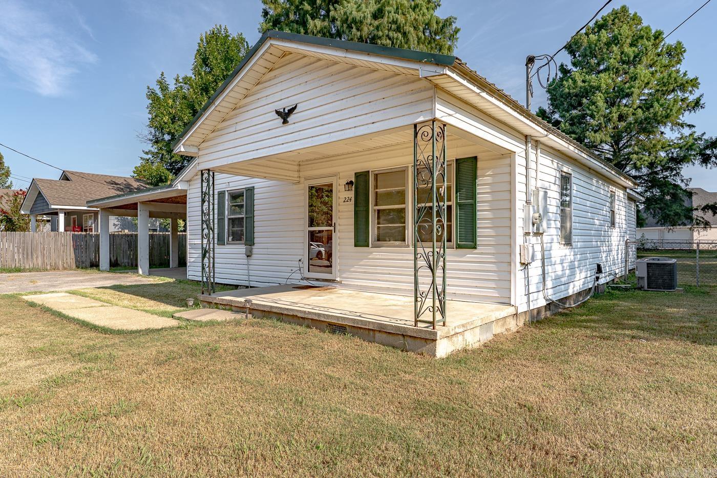 224 E Olympia Ave Manila, AR 72442