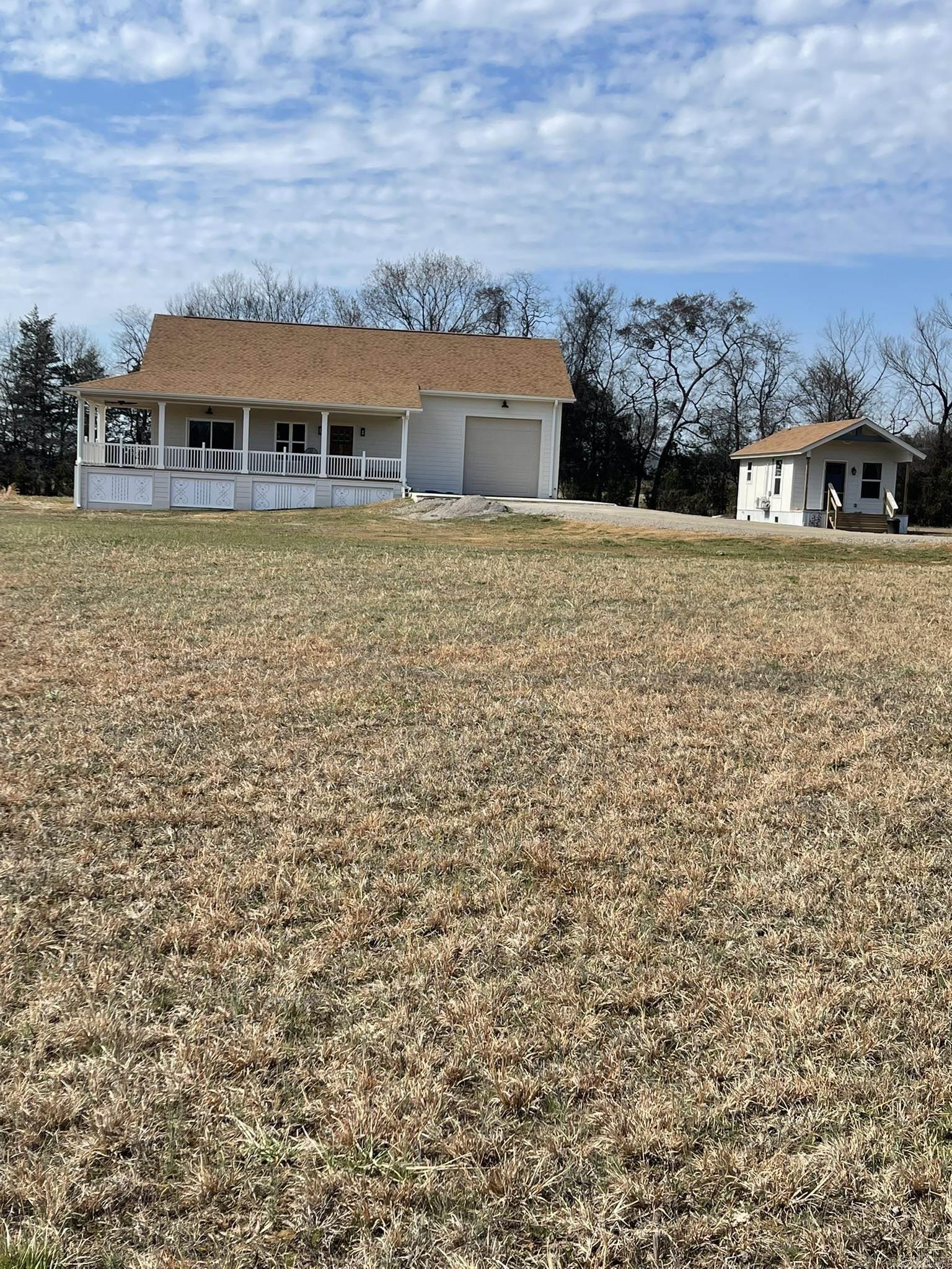 2055 E Church Street Altus, AR 72821