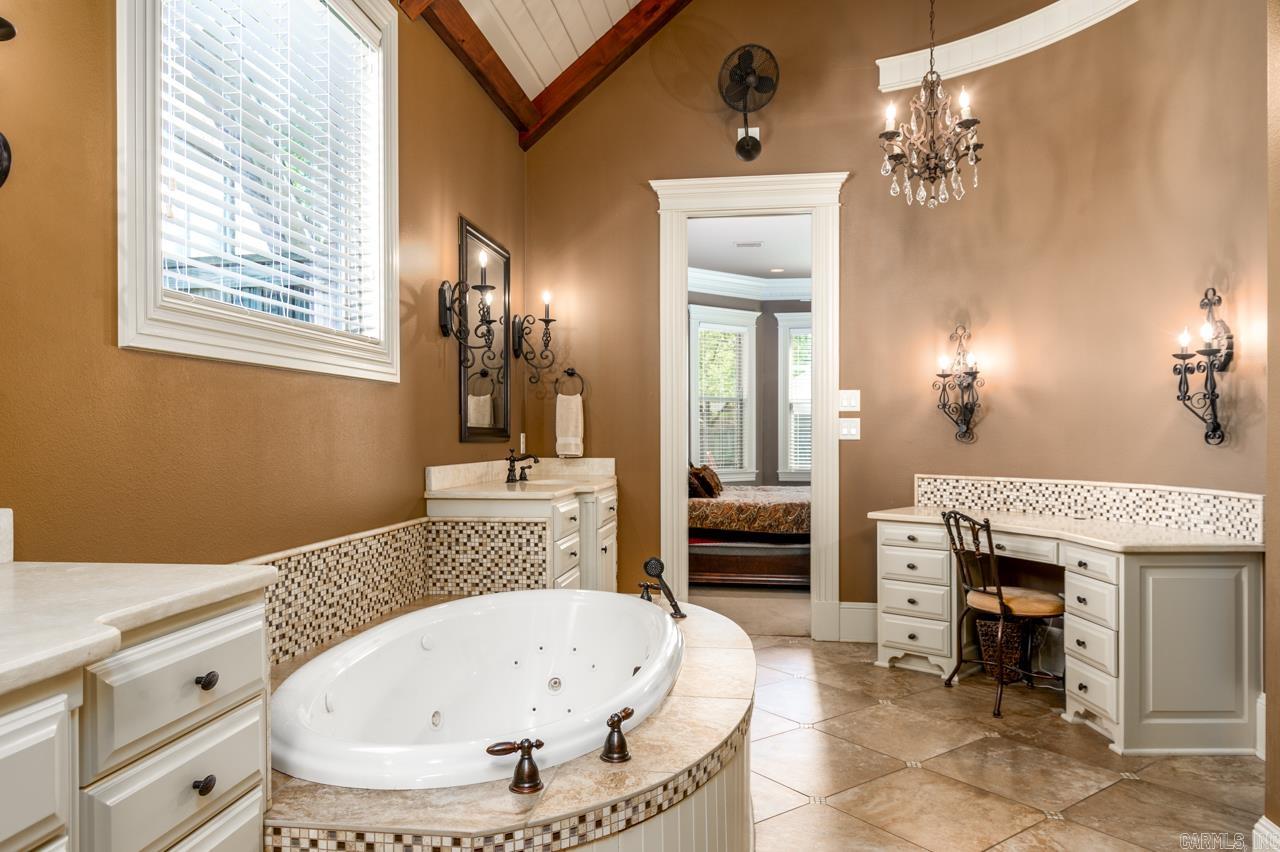 1130 Applewood  Conway, AR