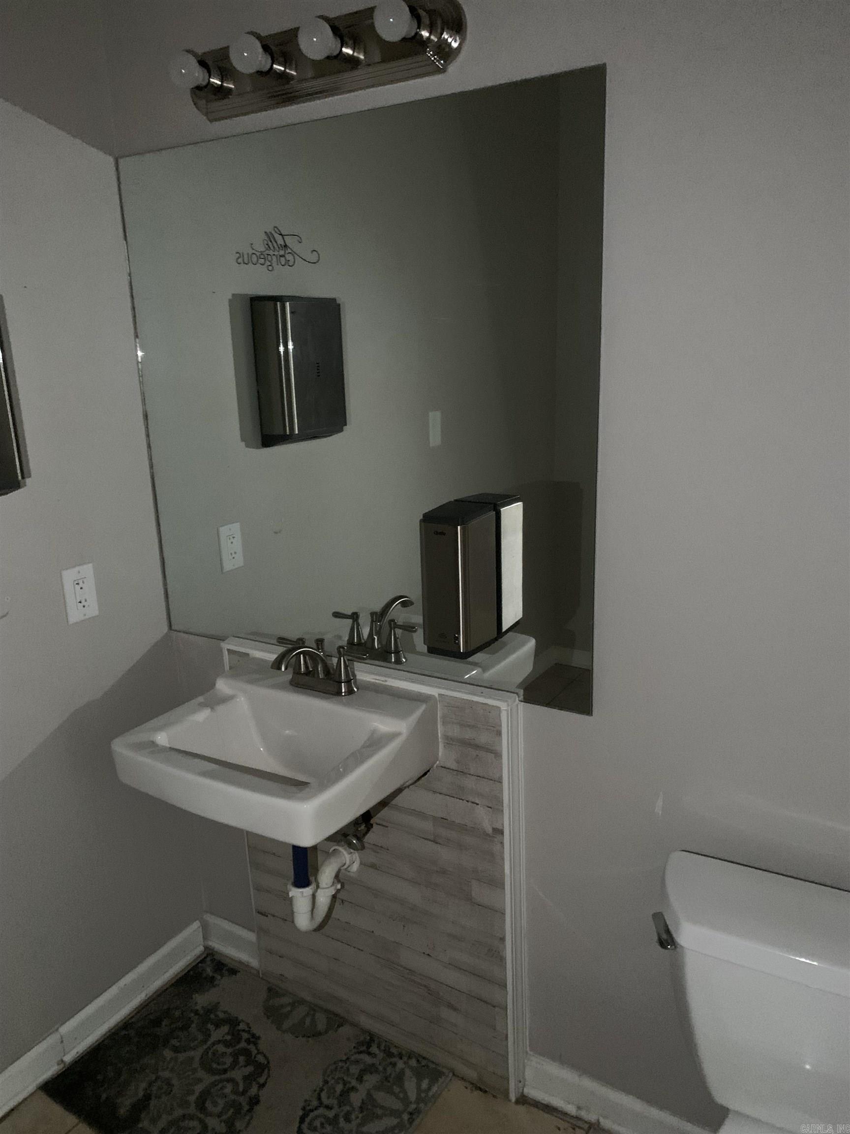 1909 West Beebe Capps Expwy  Searcy, AR