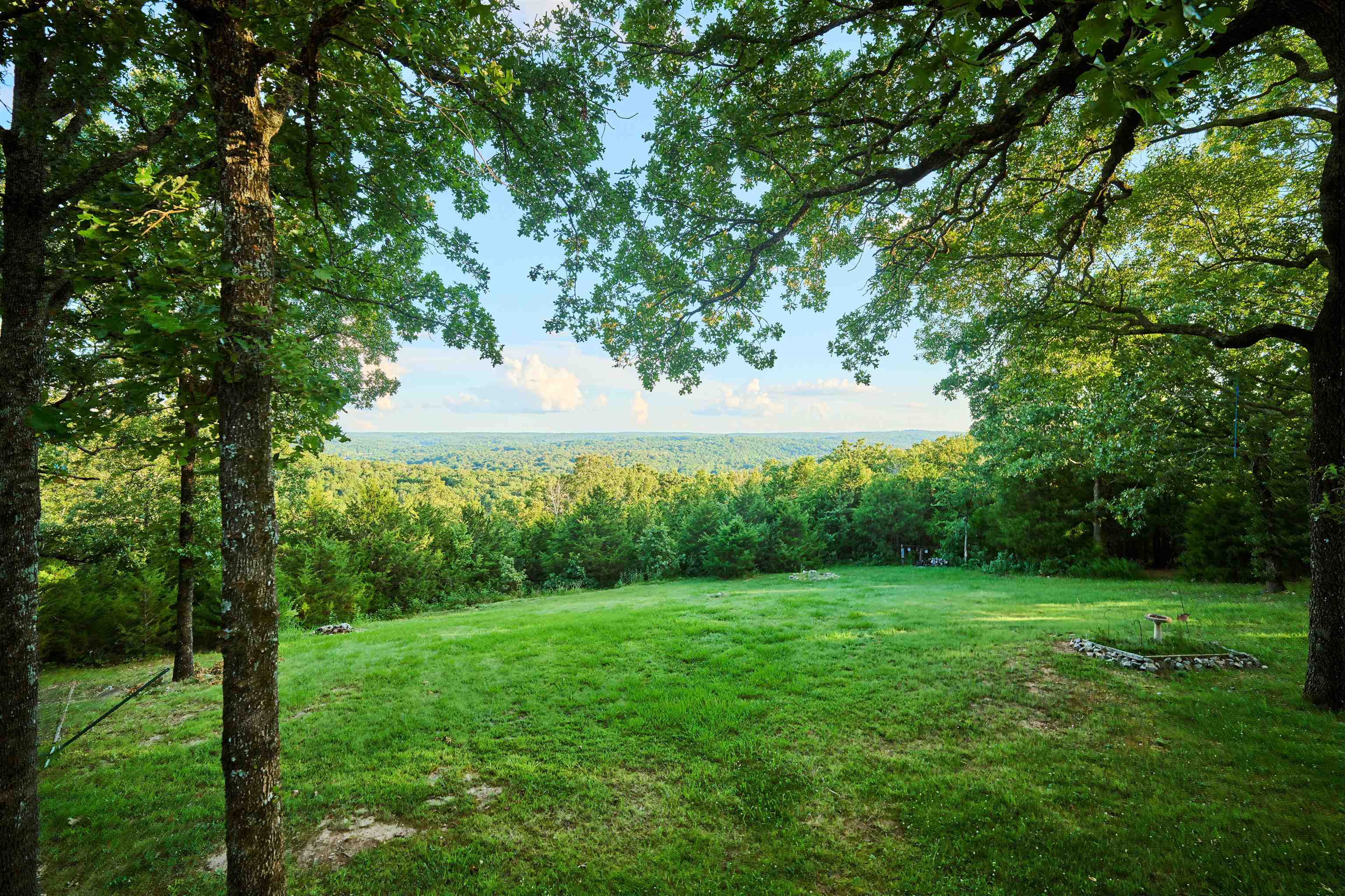 4 Kee Trl Hardy, AR 72529