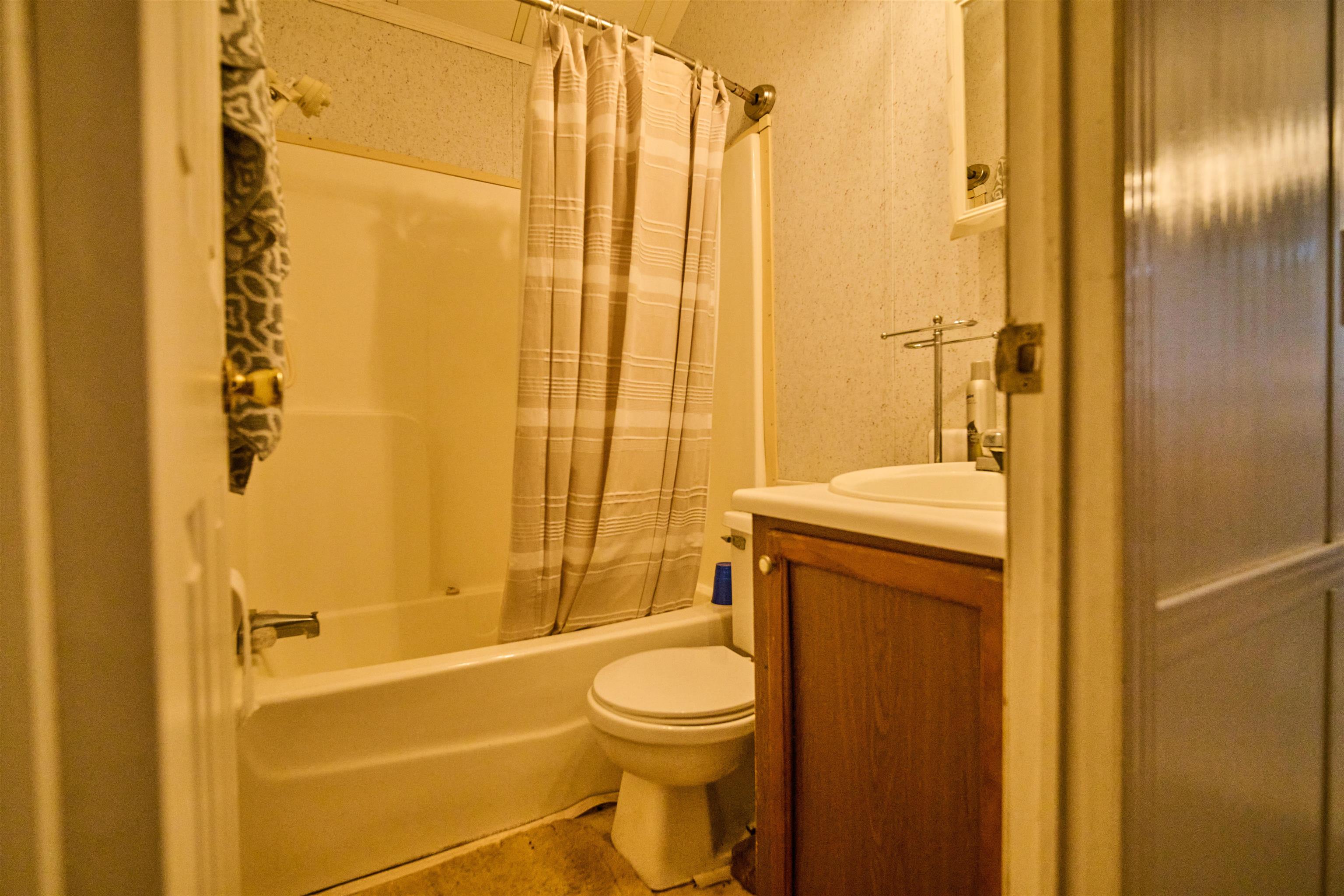 4 Kee Trl Hardy, AR 72529