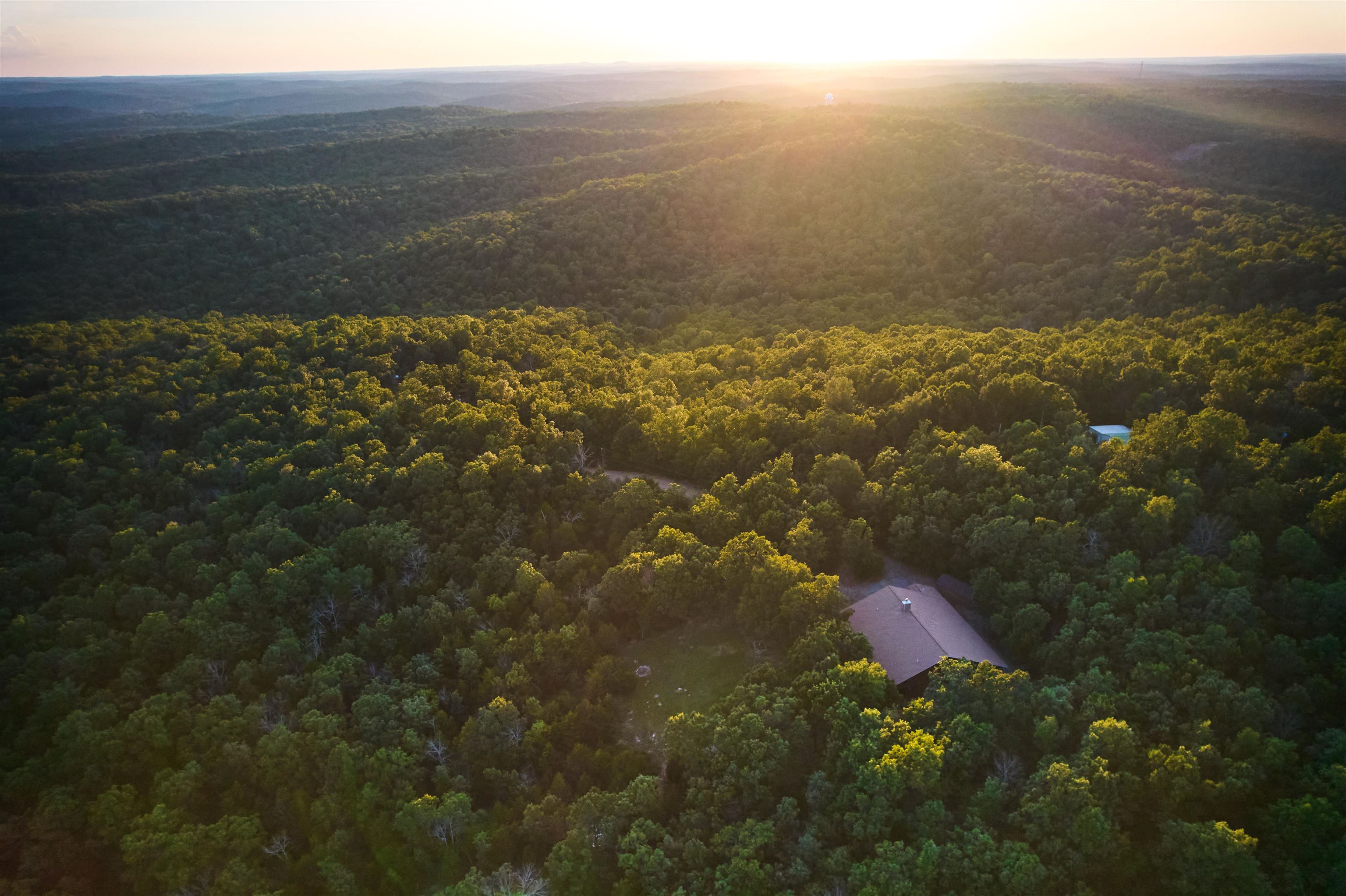 4 Kee Trl Hardy, AR 72529