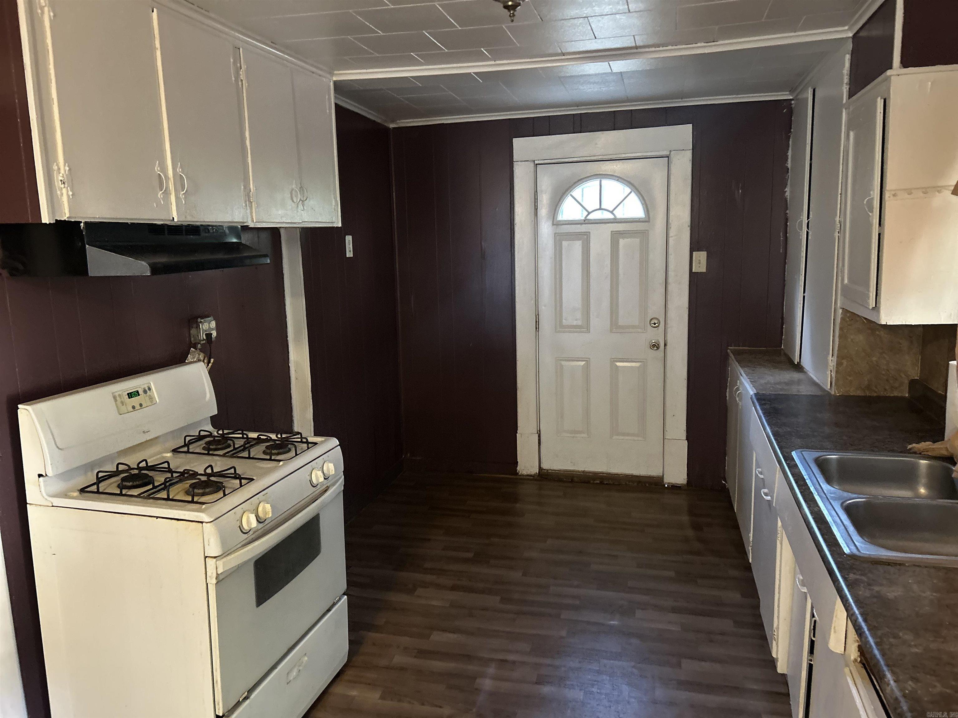 1807 W 27th Ave Pine Bluff, AR 71603