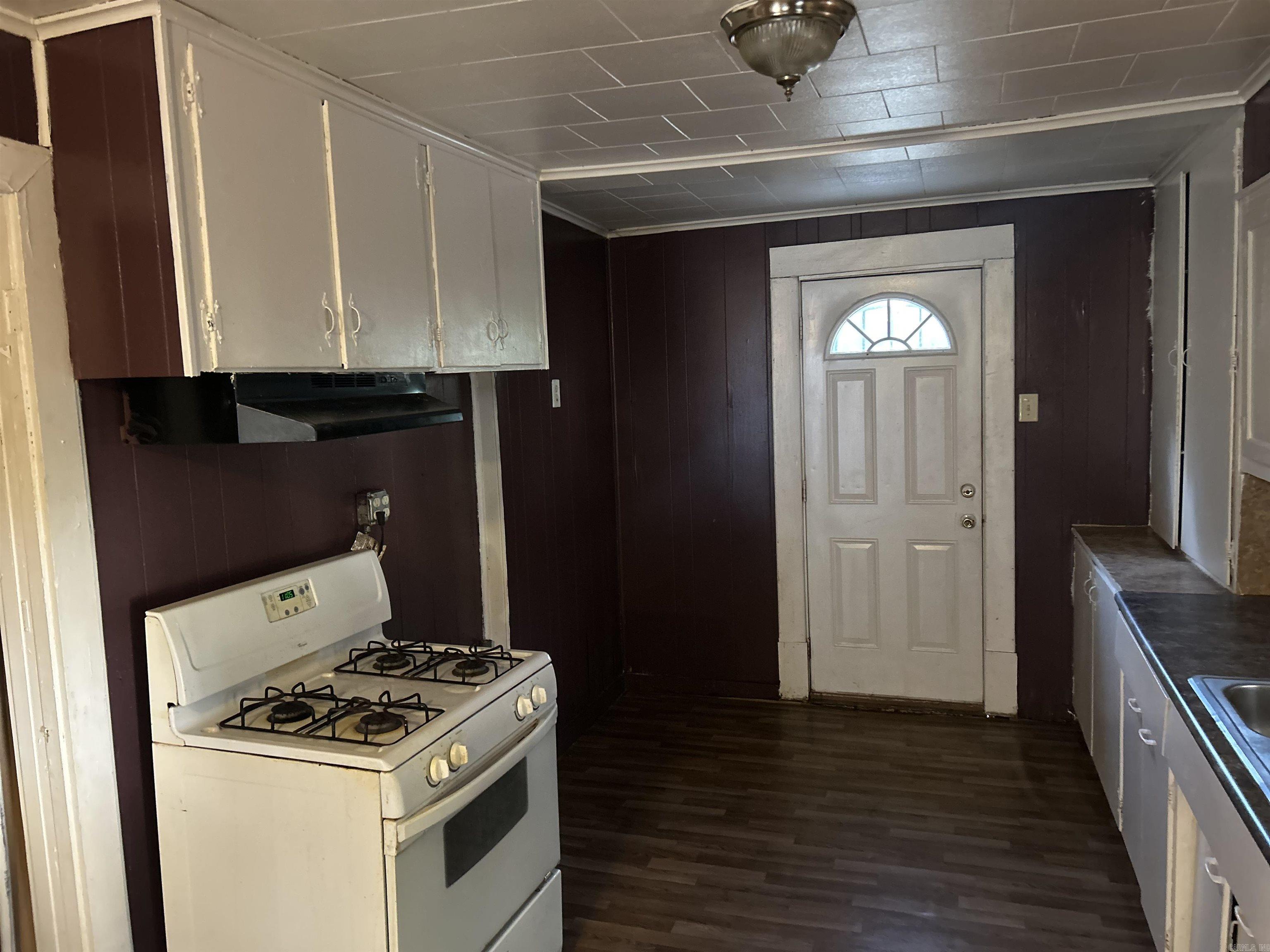 1807 W 27th Ave Pine Bluff, AR 71603