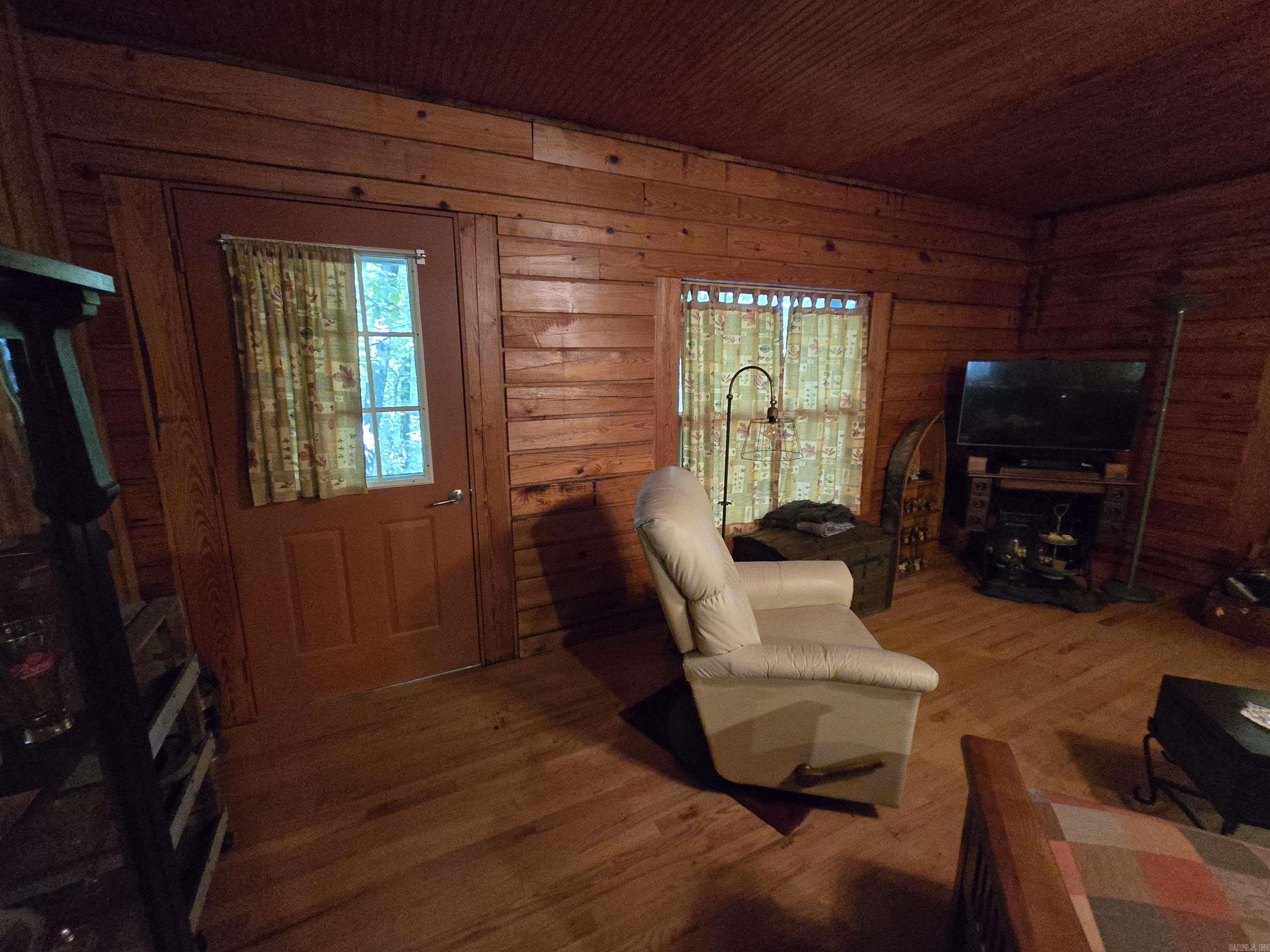 2732 Mitchell Road Mountain View, AR 72560