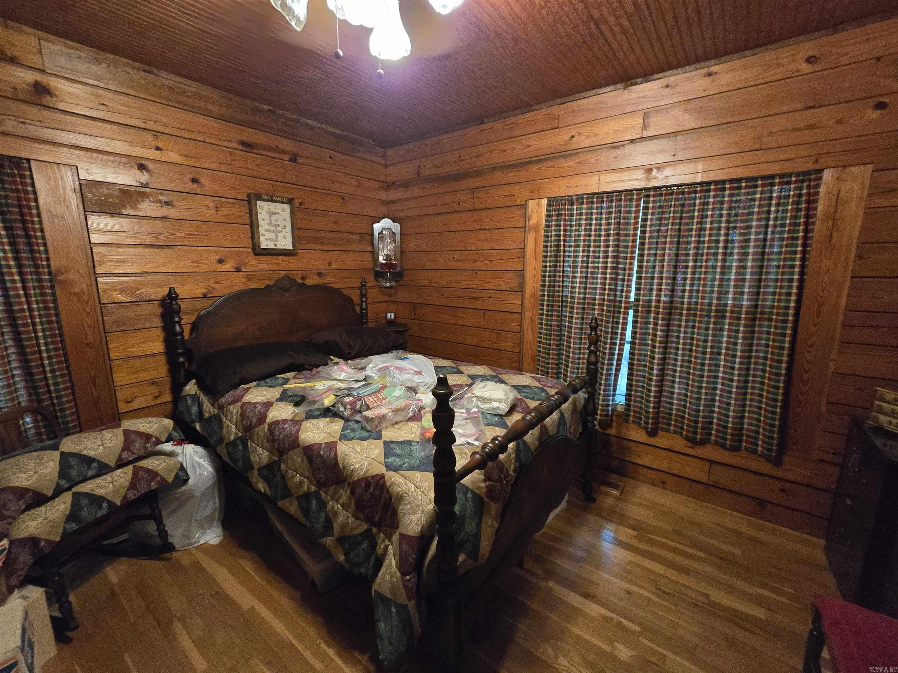 2732 Mitchell Road Mountain View, AR 72560