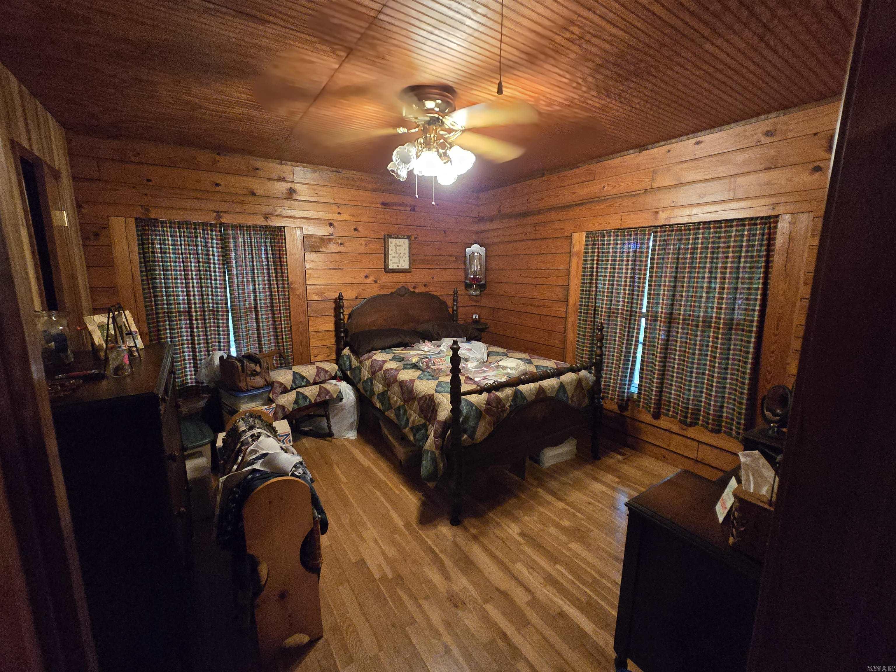 2732 Mitchell Road Mountain View, AR 72560