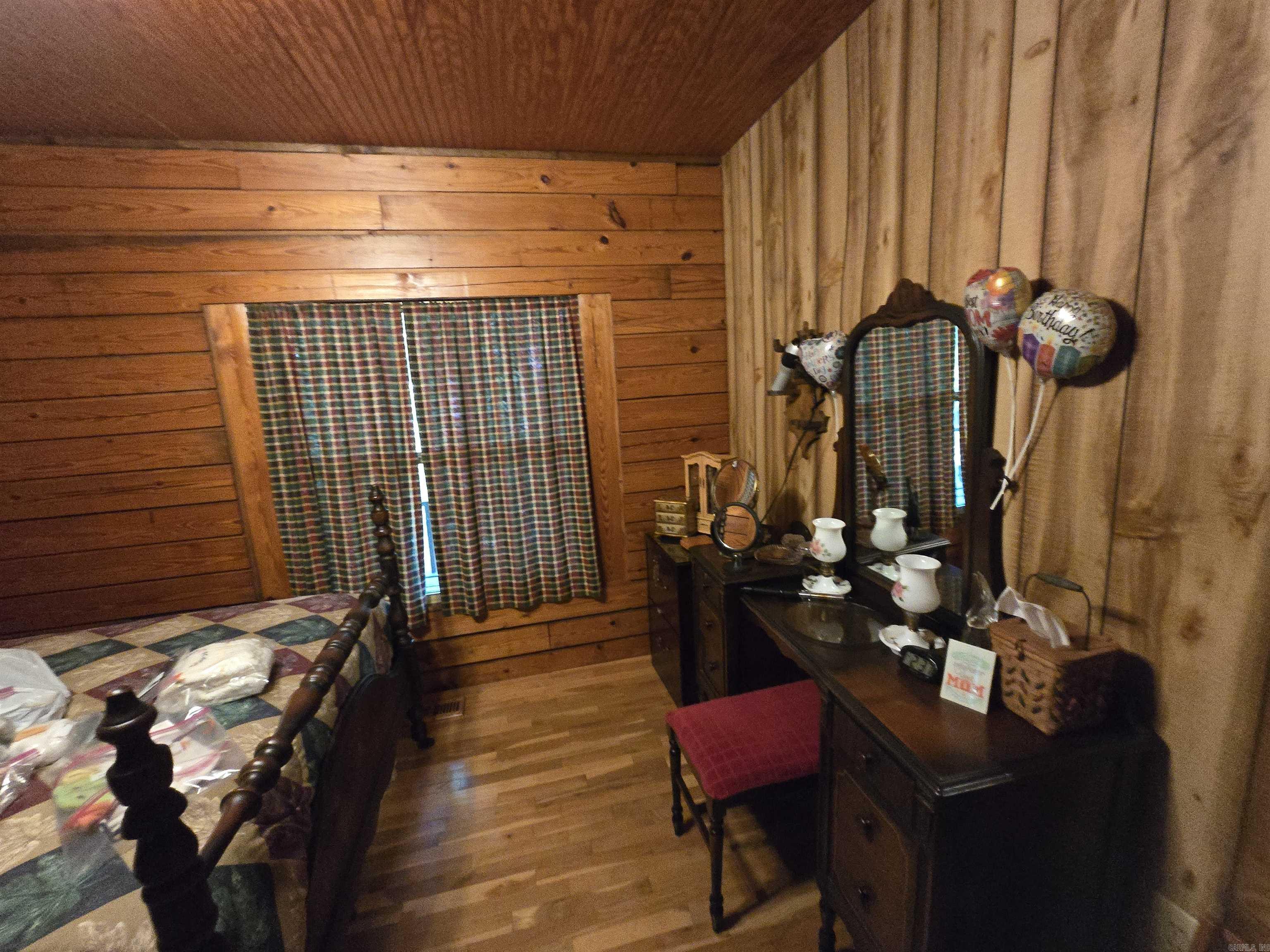 2732 Mitchell Road Mountain View, AR 72560