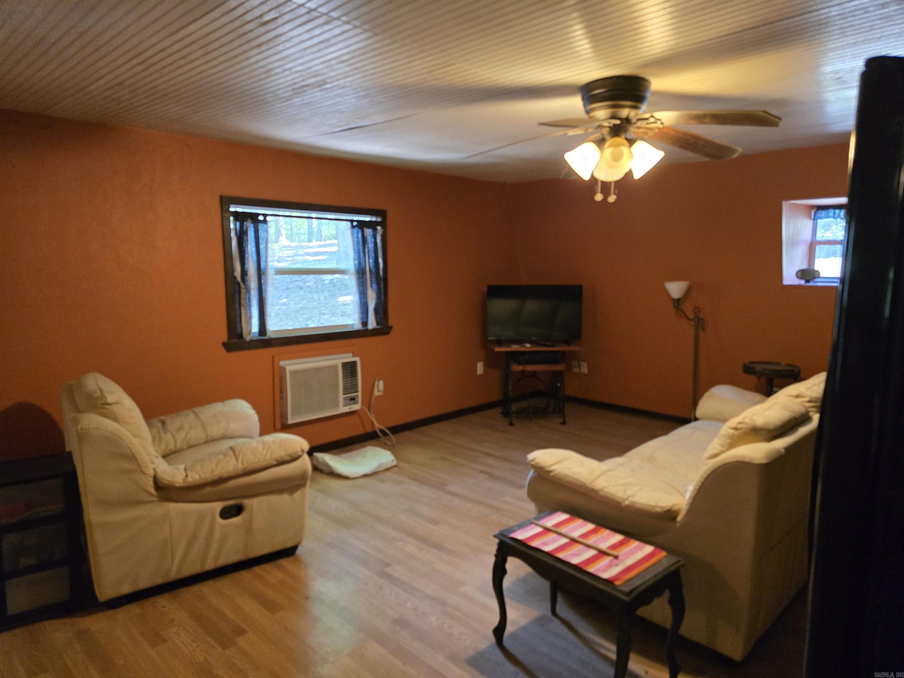 2732 Mitchell Road Mountain View, AR 72560