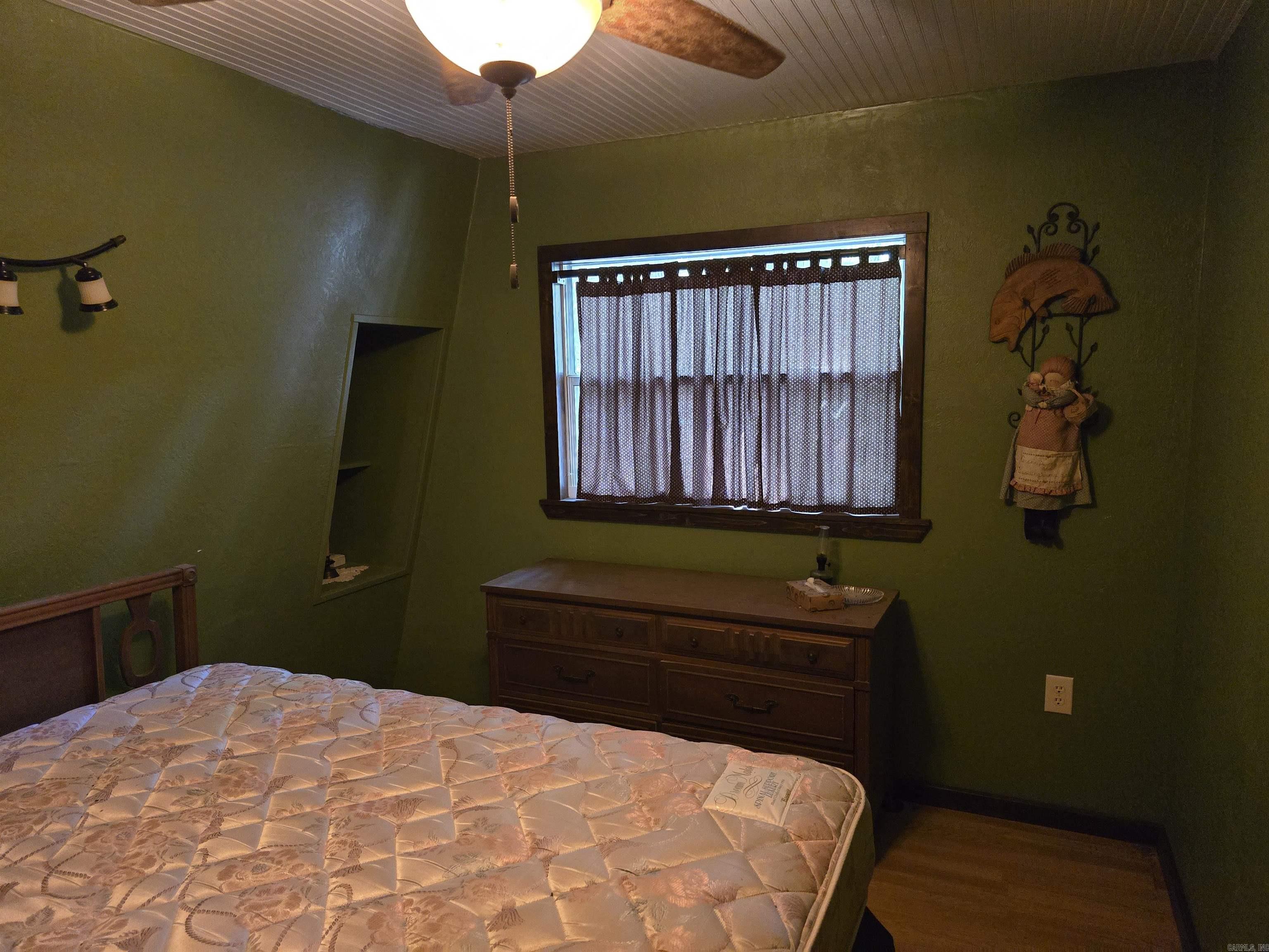 2732 Mitchell Road Mountain View, AR 72560