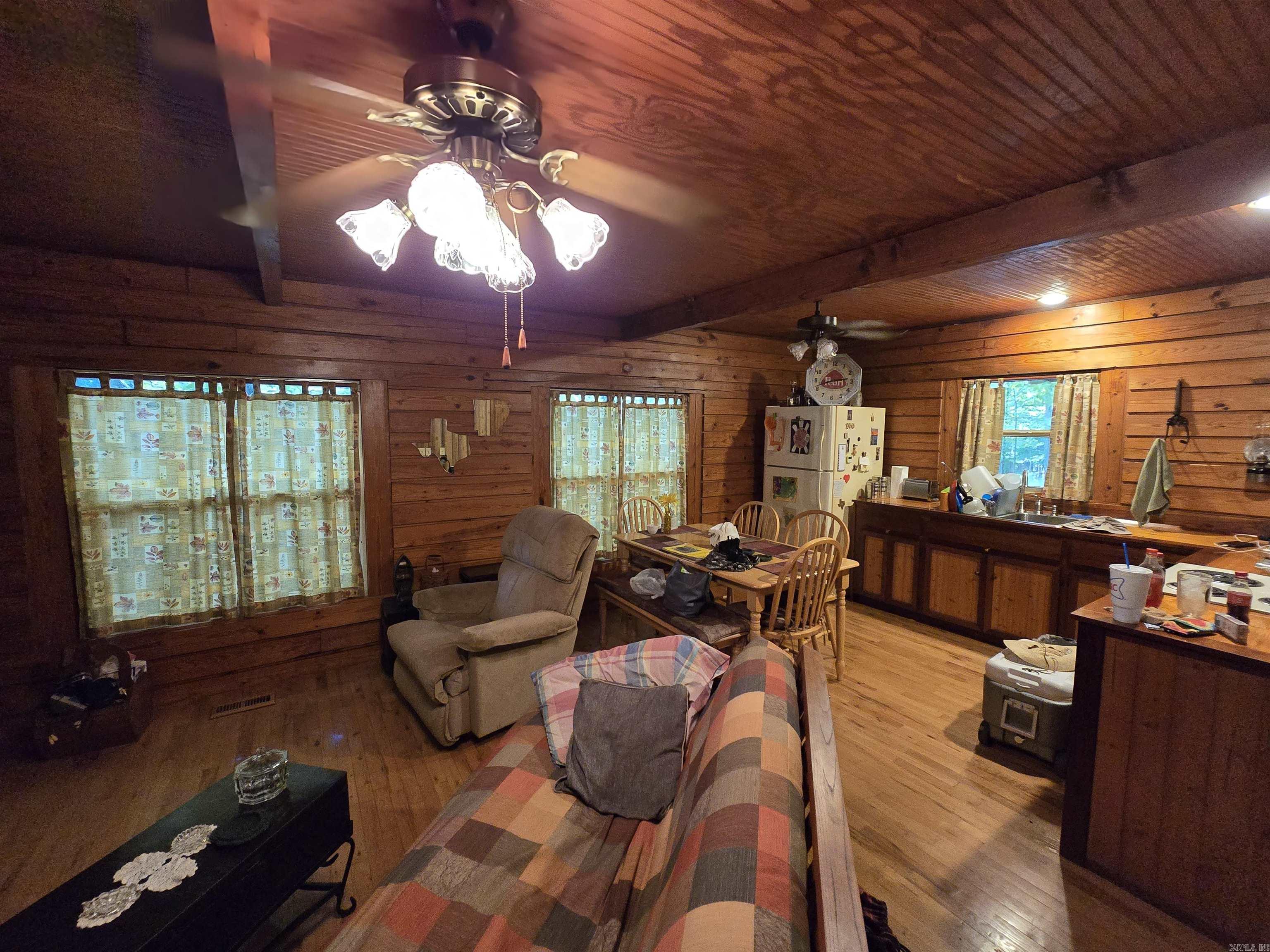 2732 Mitchell Road Mountain View, AR 72560