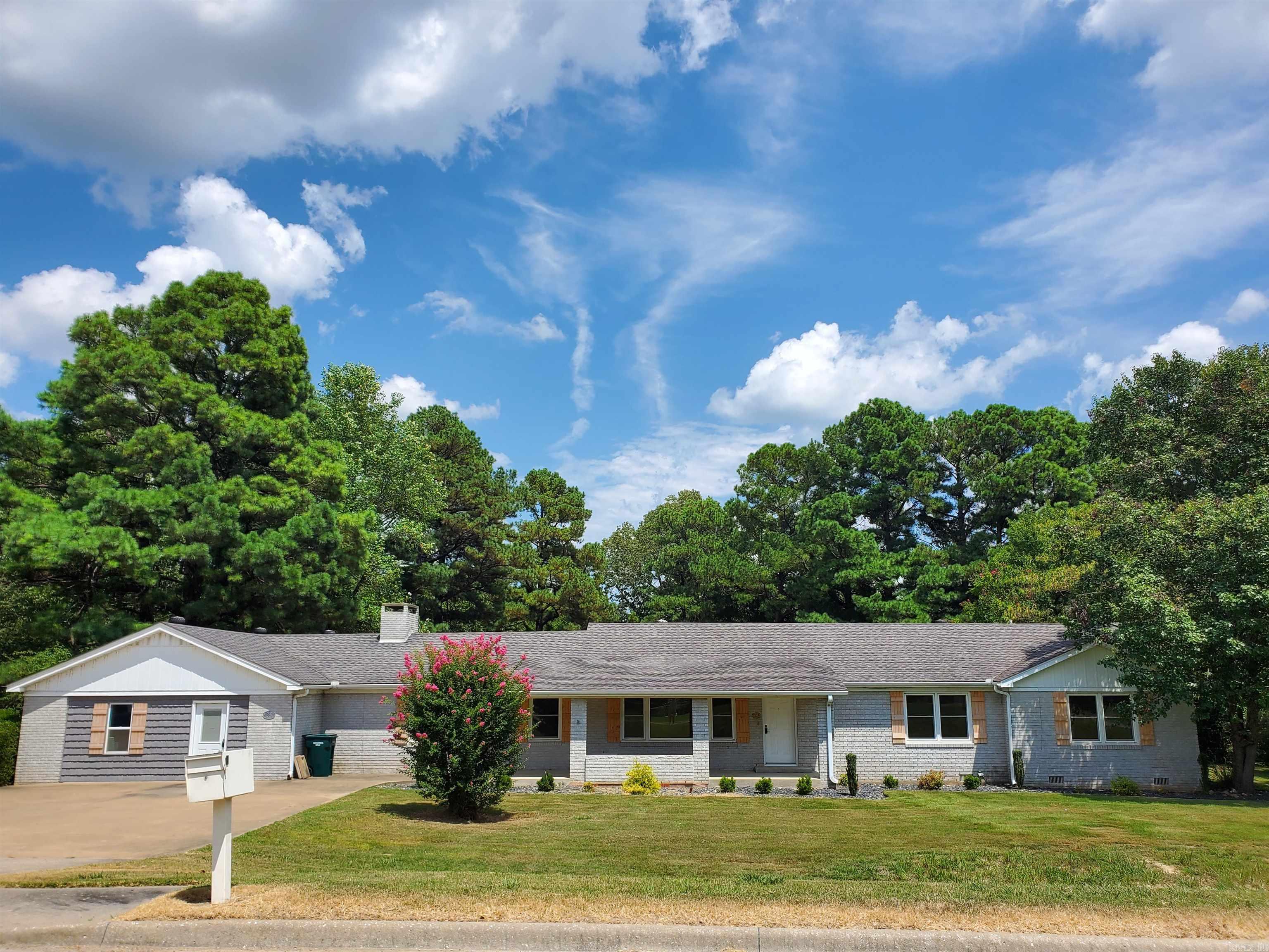 1287/1281 W North  Piggott, AR