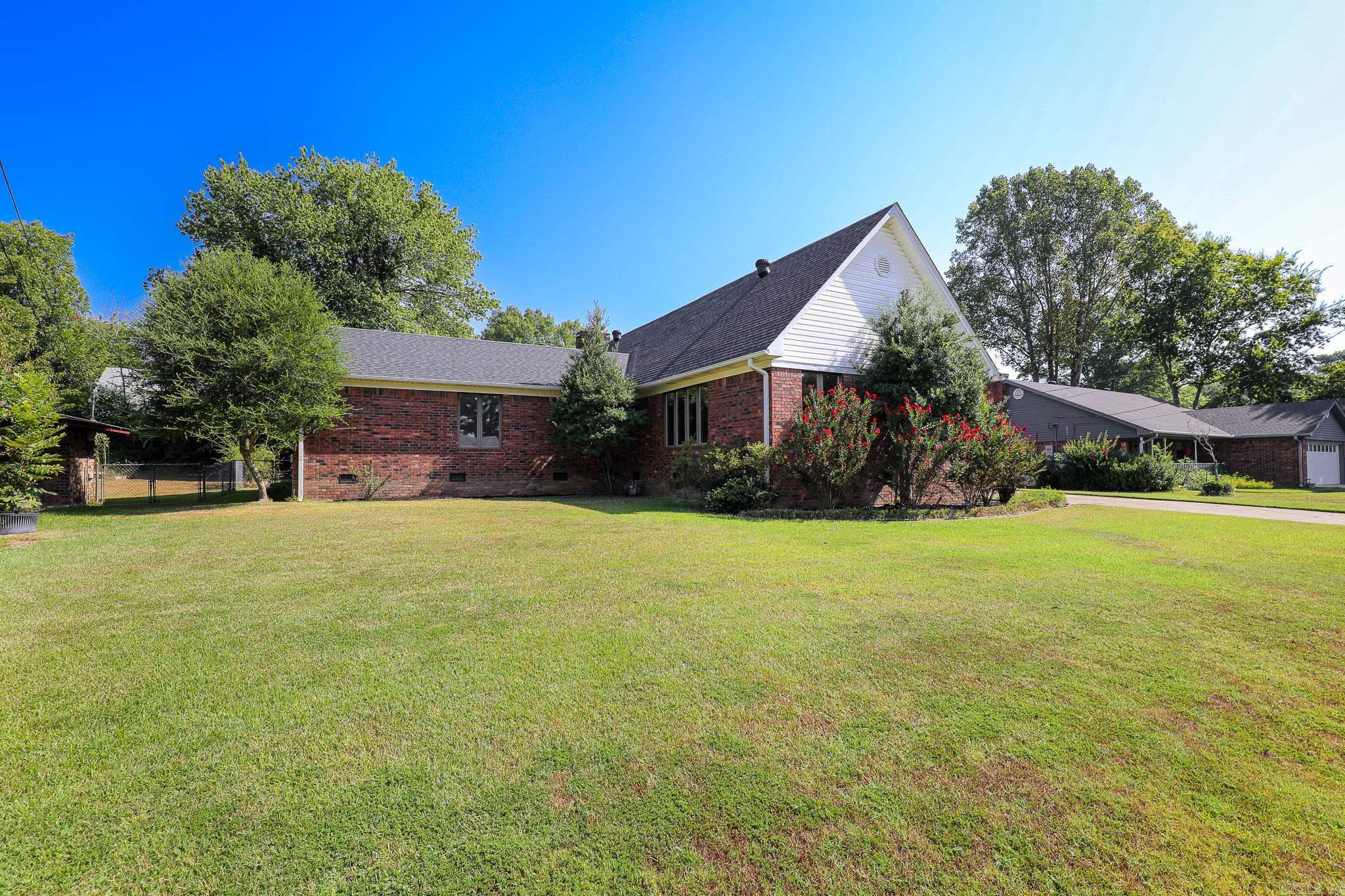 521 W CROSS ST. Benton, AR 72015