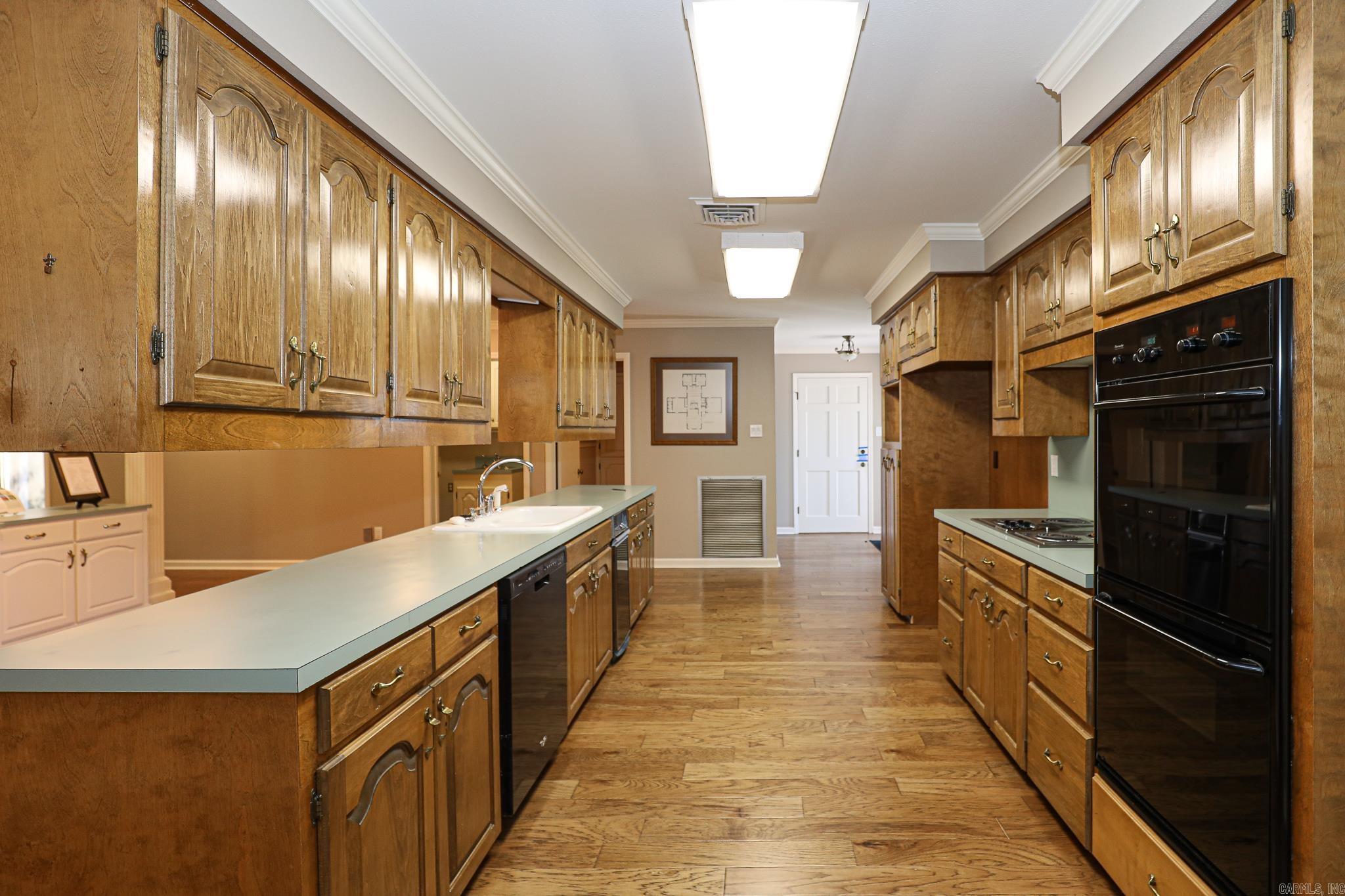 521 W CROSS ST. Benton, AR 72015