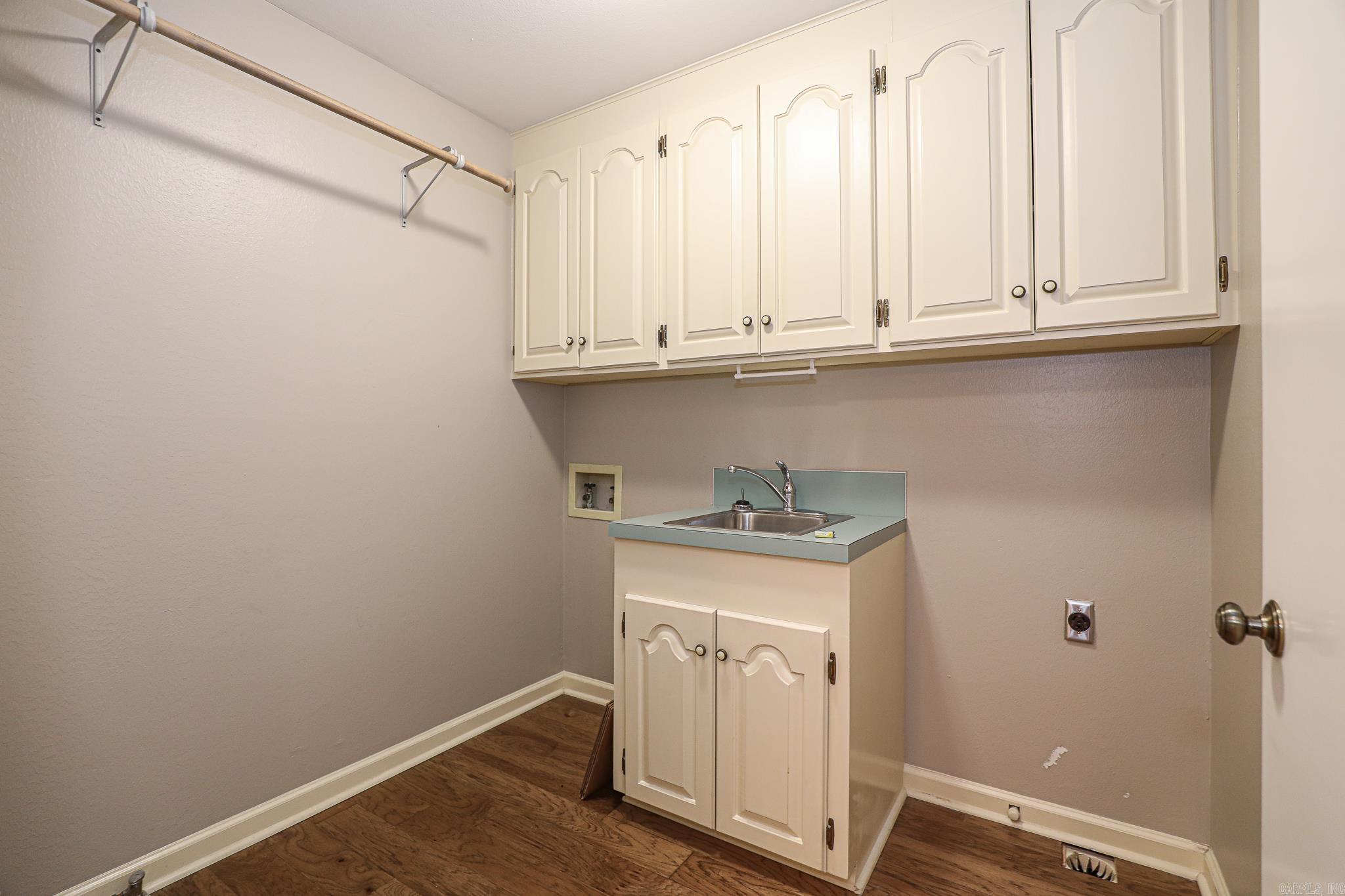 521 W CROSS ST. Benton, AR 72015