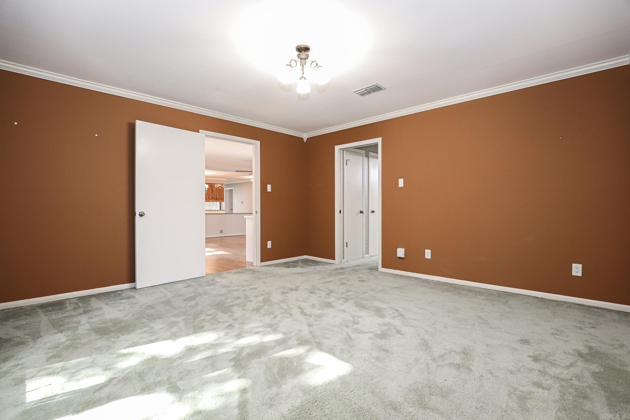 521 W CROSS ST. Benton, AR 72015