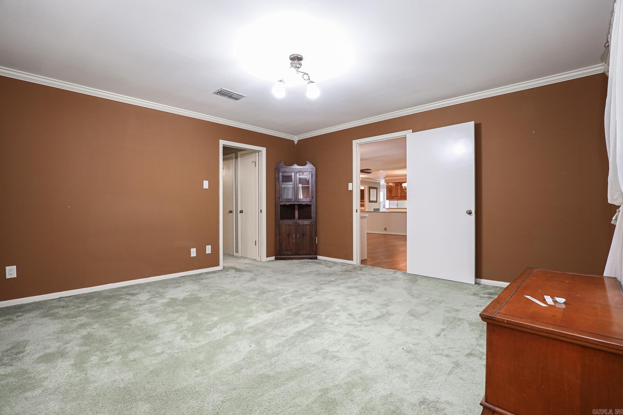 521 W CROSS ST. Benton, AR 72015