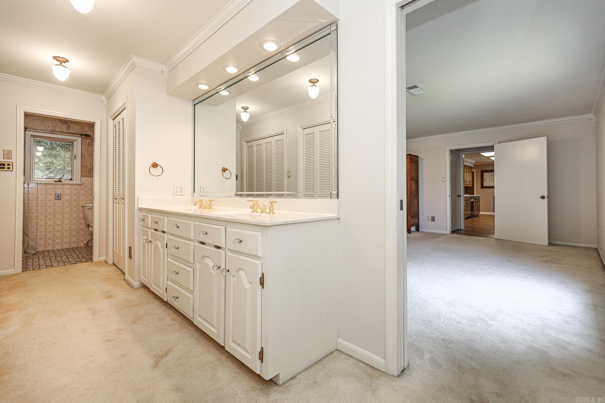 521 W CROSS ST. Benton, AR 72015