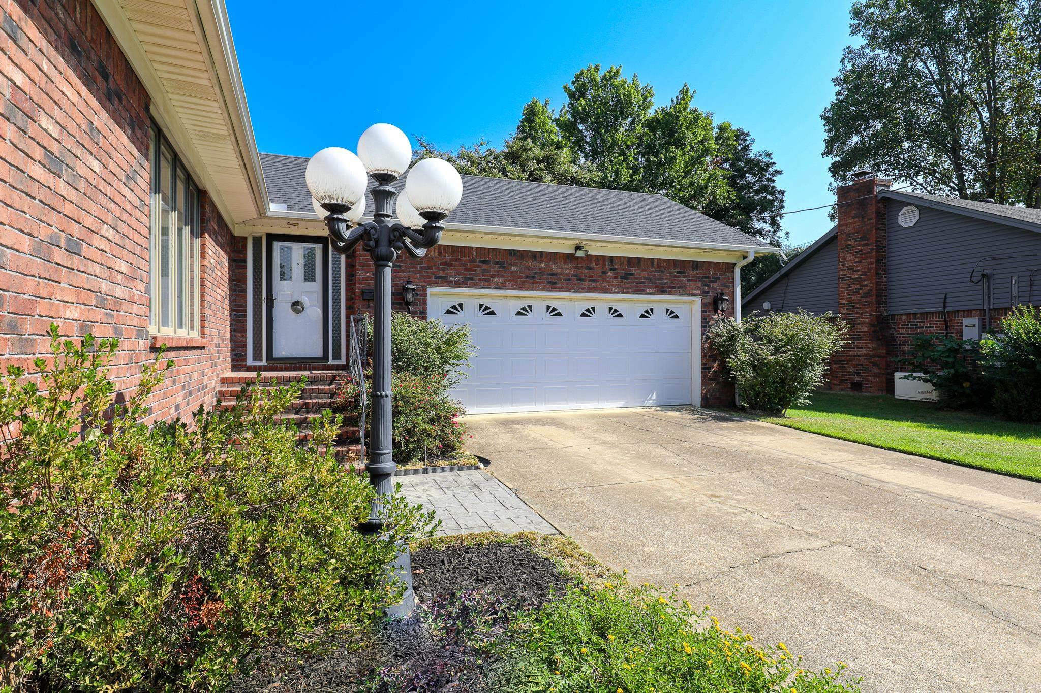 521 W CROSS ST. Benton, AR 72015