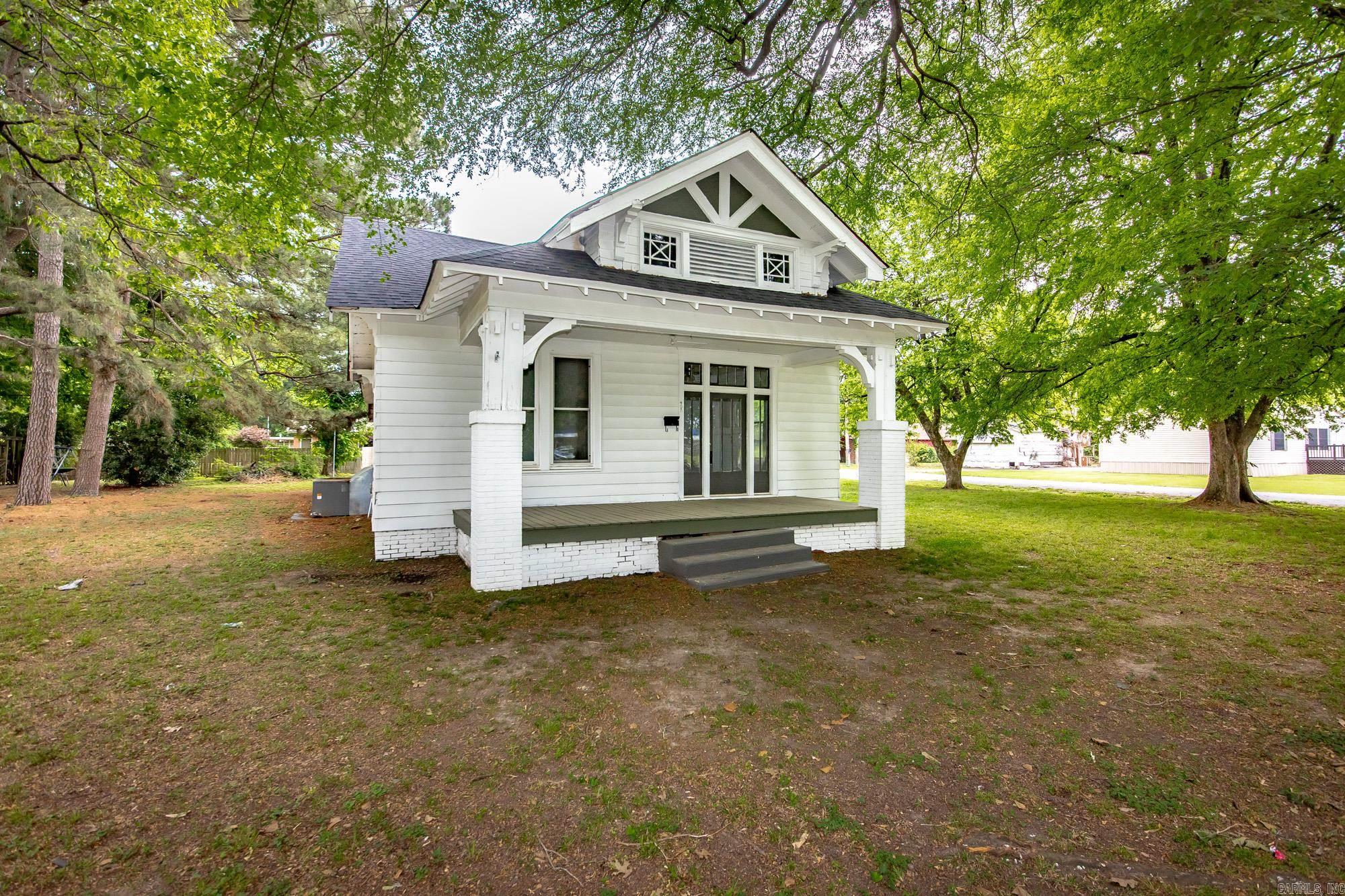 400 NE 1st Street