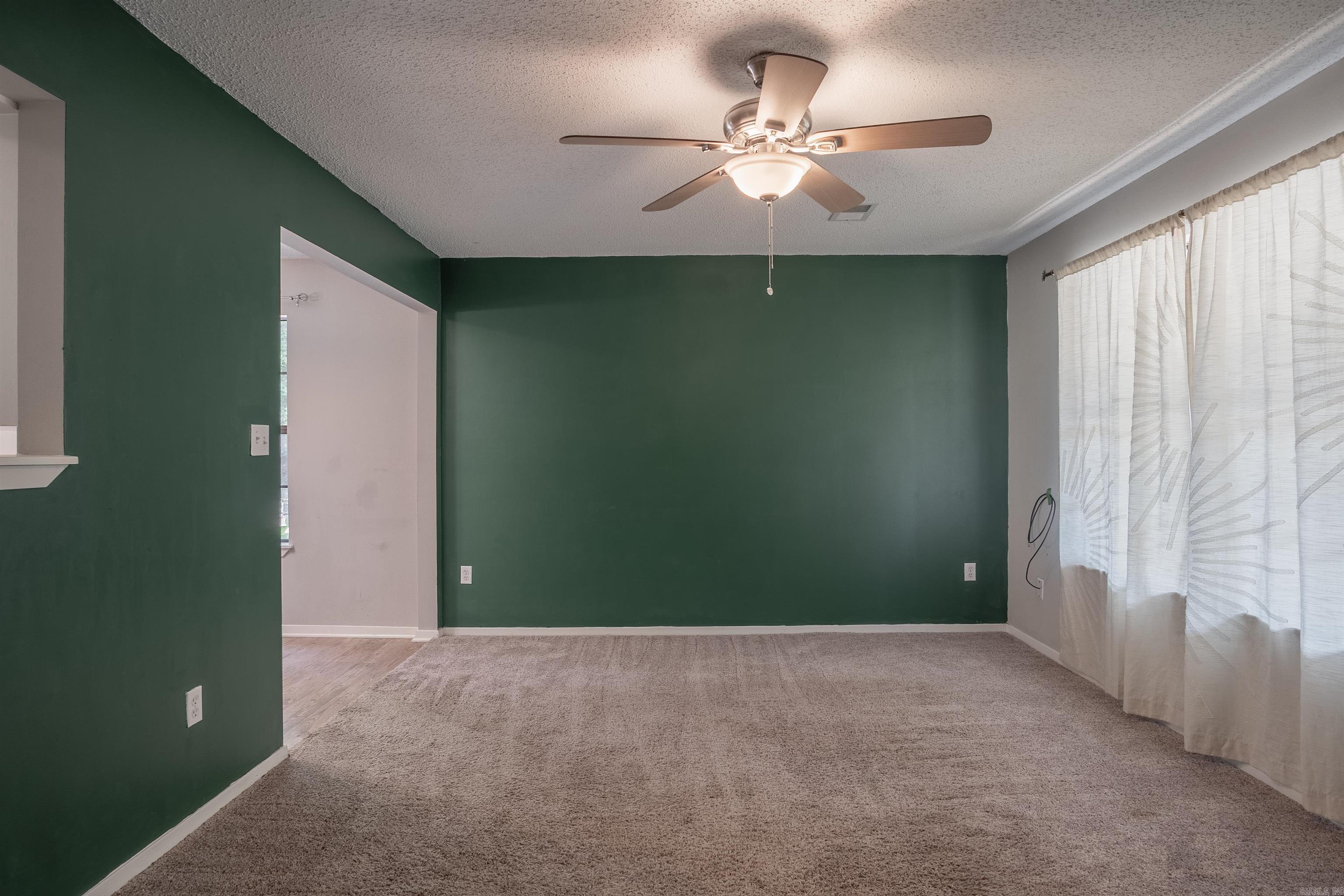 819 Sherris Lane — photo 2