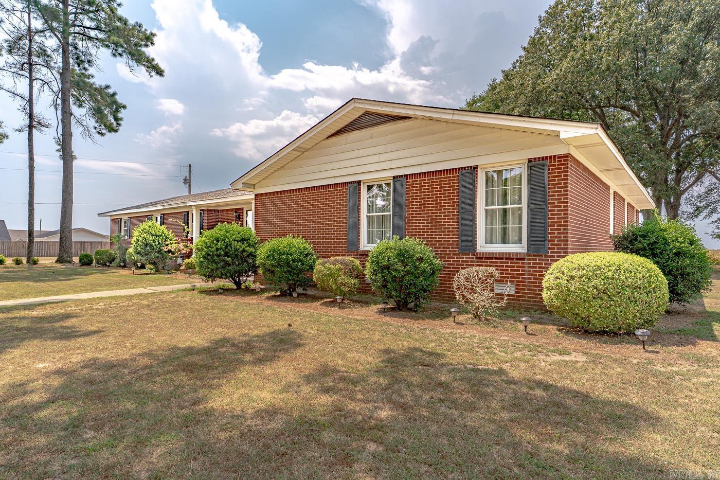 809 Hickory Rd Lake City, AR 72437