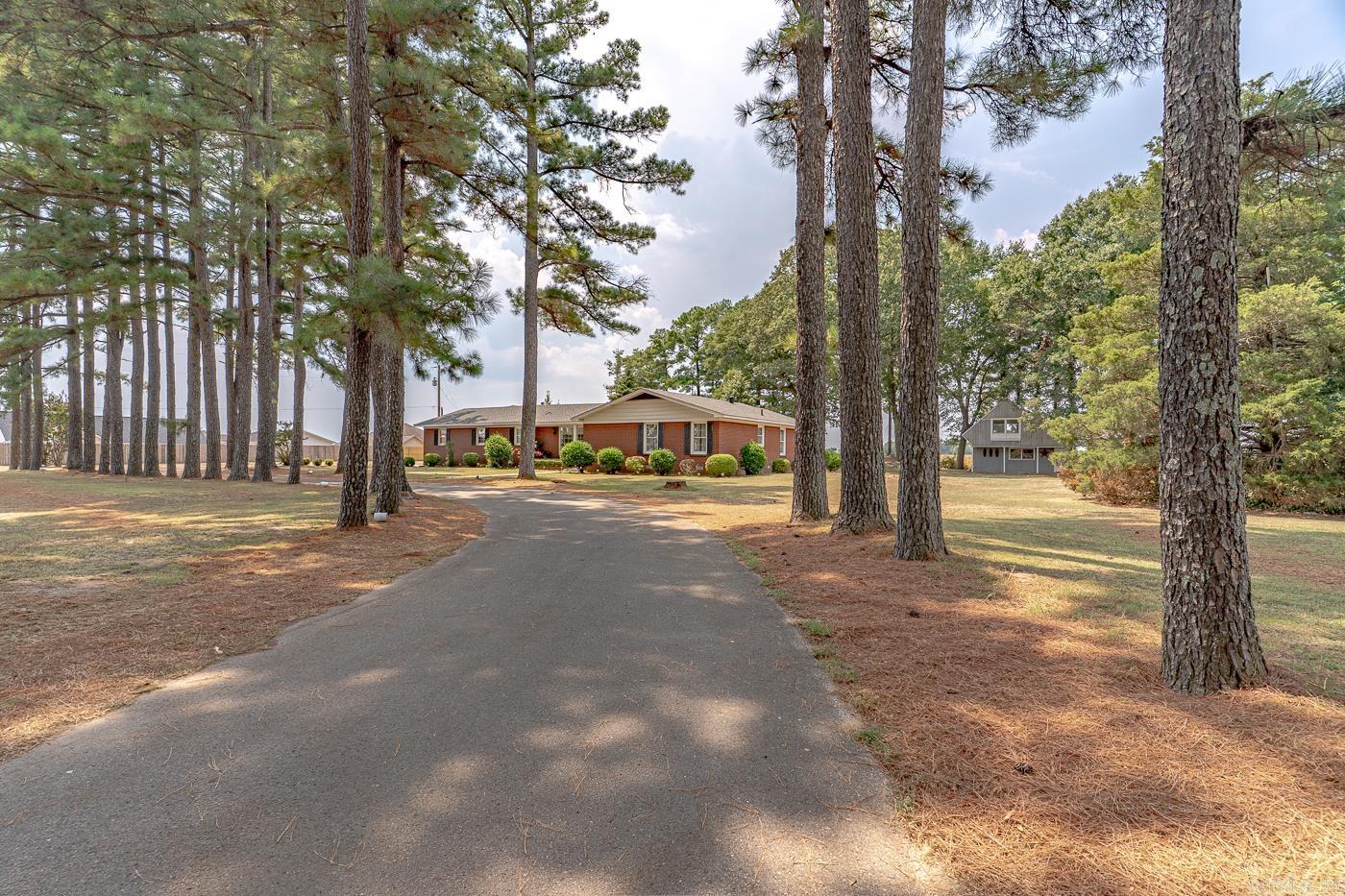 809 Hickory Rd Lake City, AR 72437