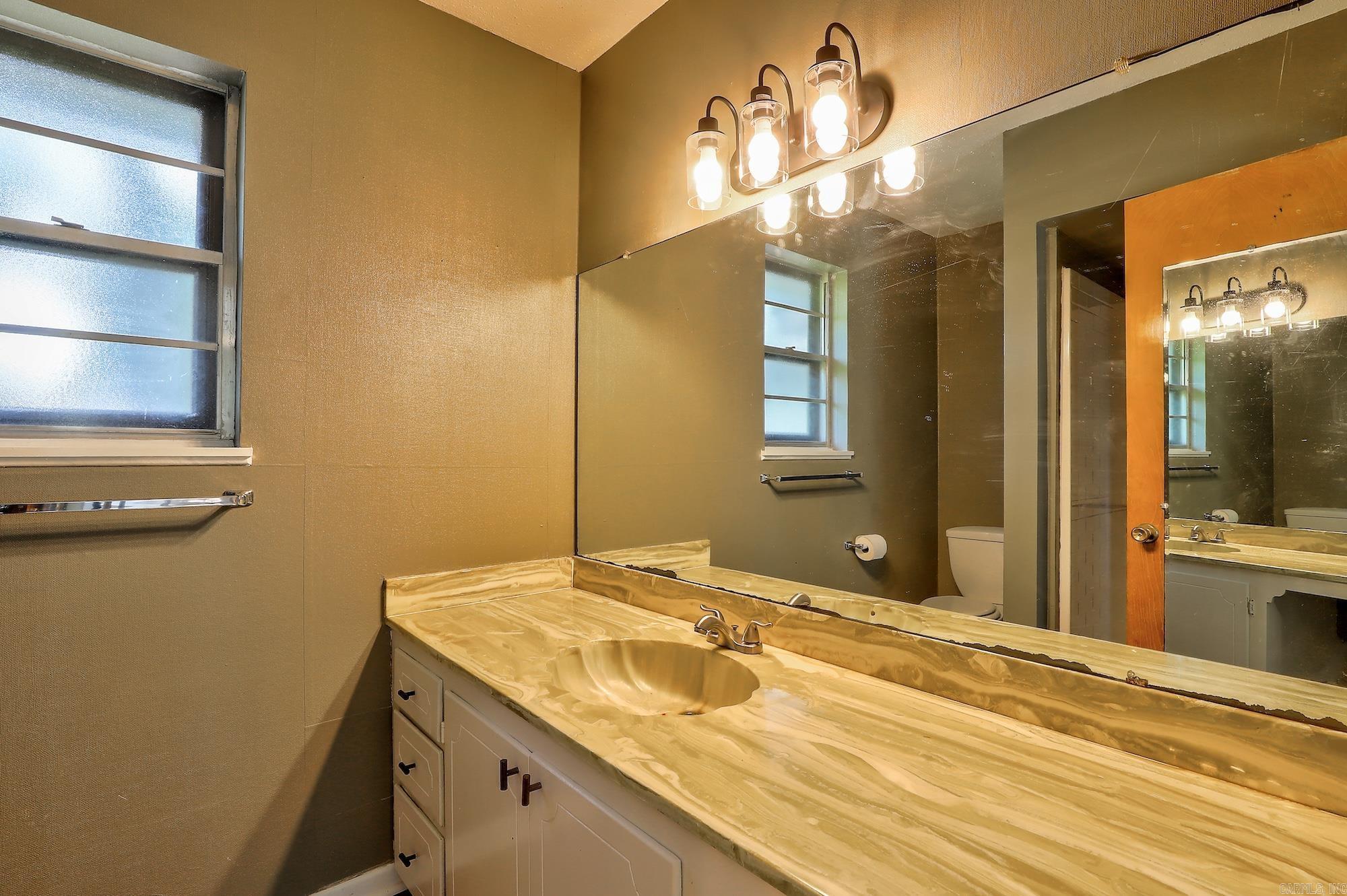 720 Diane Drive Wake Village, TX 75501