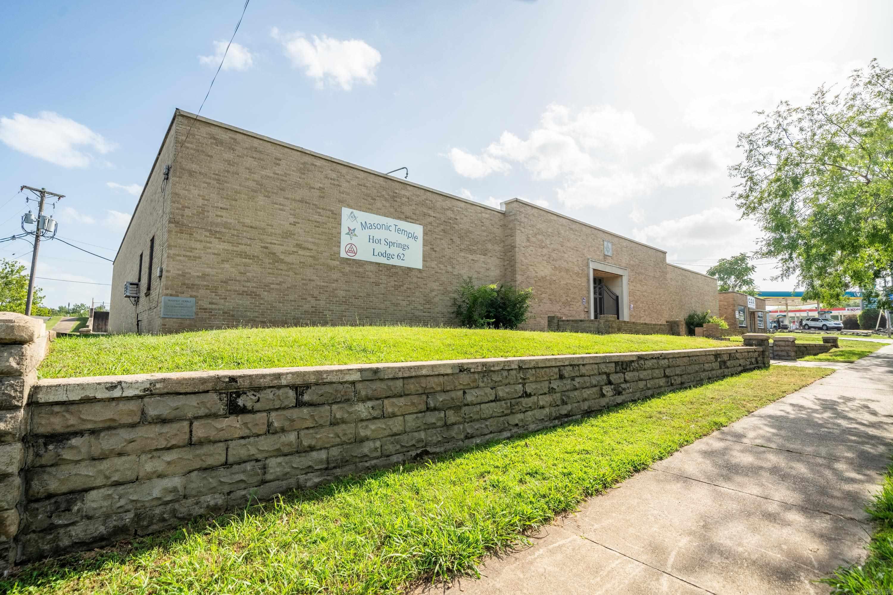 311 W Grand Ave 315 W Grand Hot Springs, AR