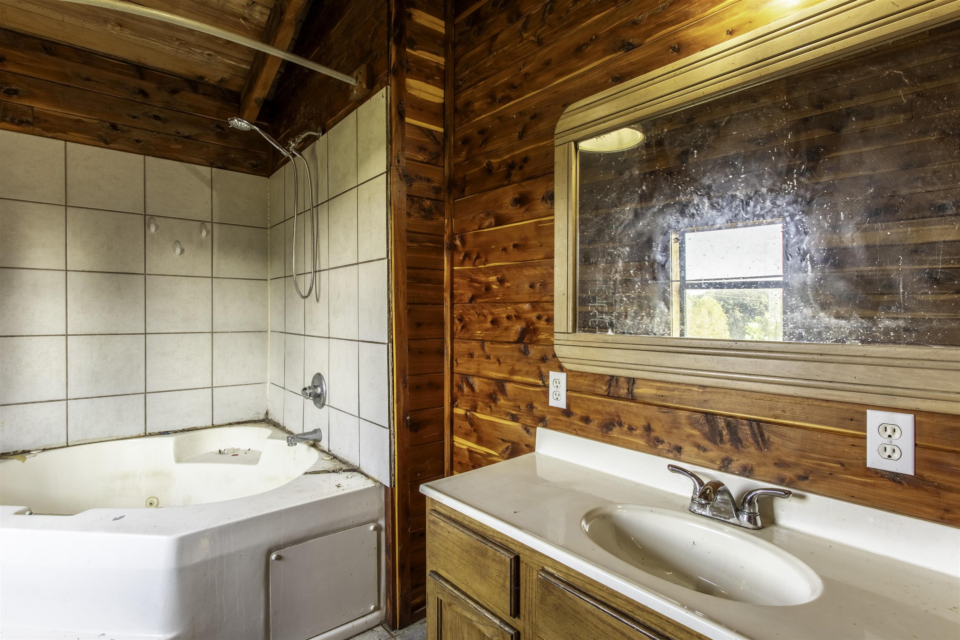 101 Hills Farm Lane Evening Shade, AR 72532