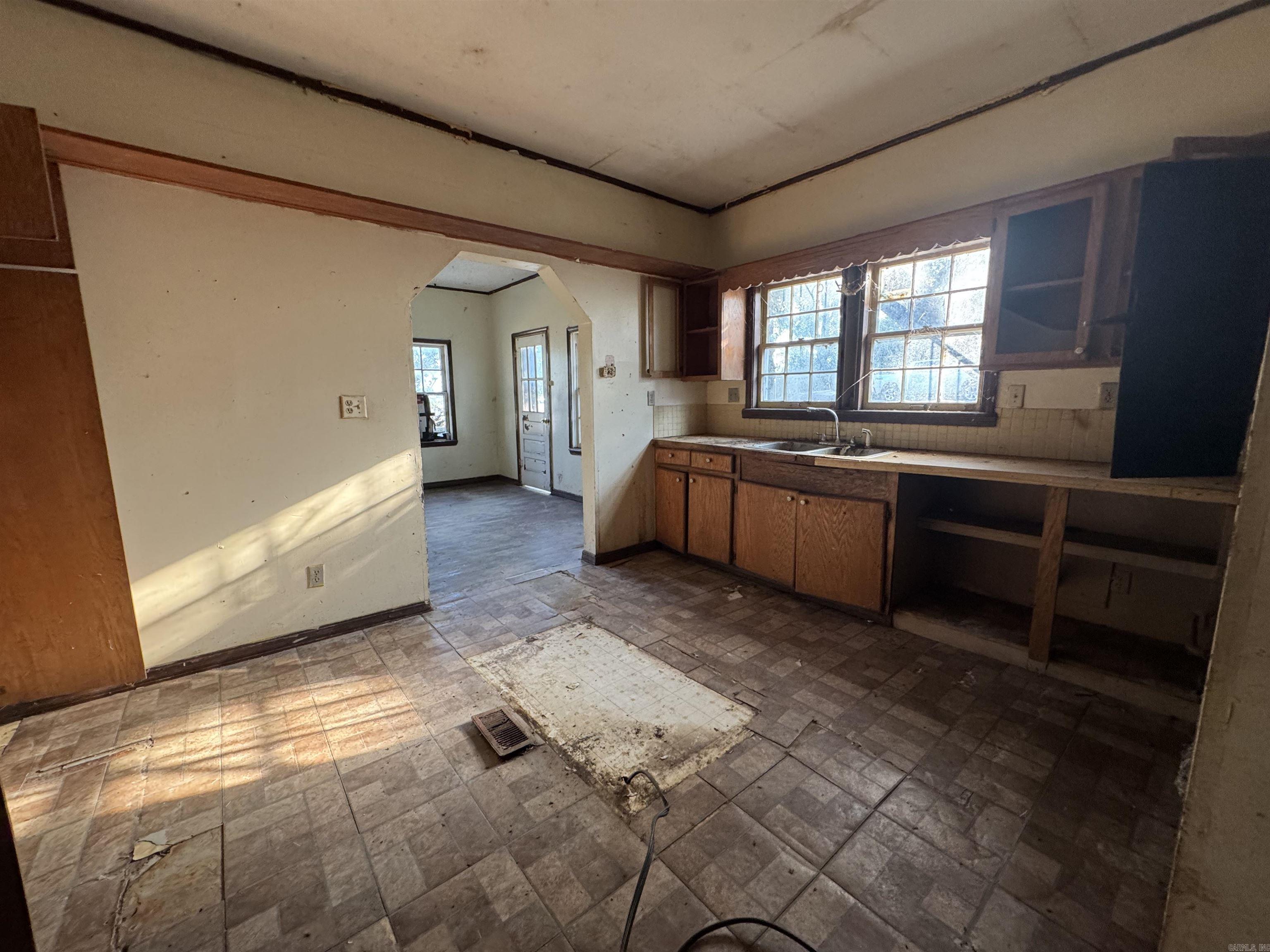 2 Triangle  Southside, AR