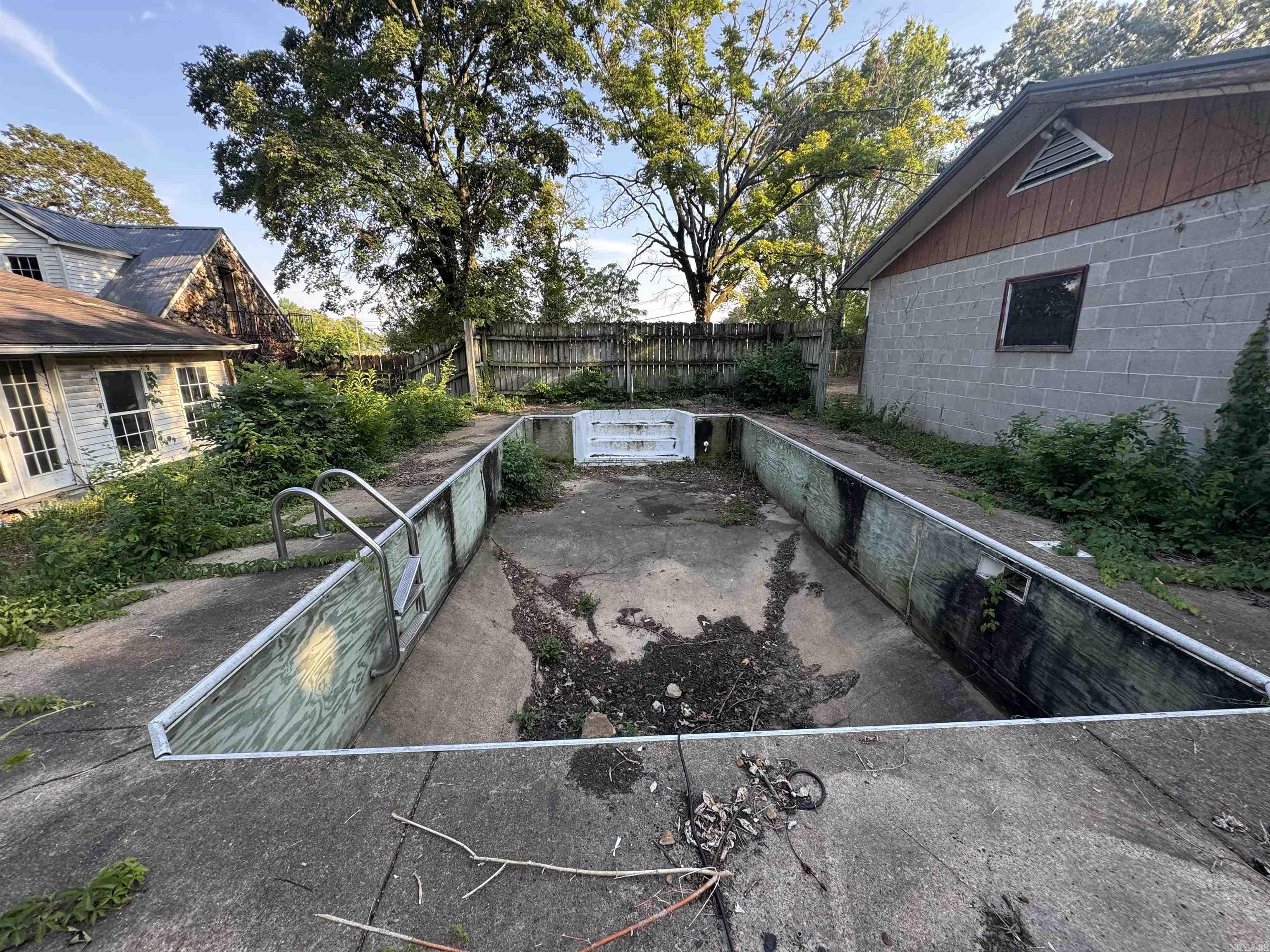 2 Triangle  Southside, AR