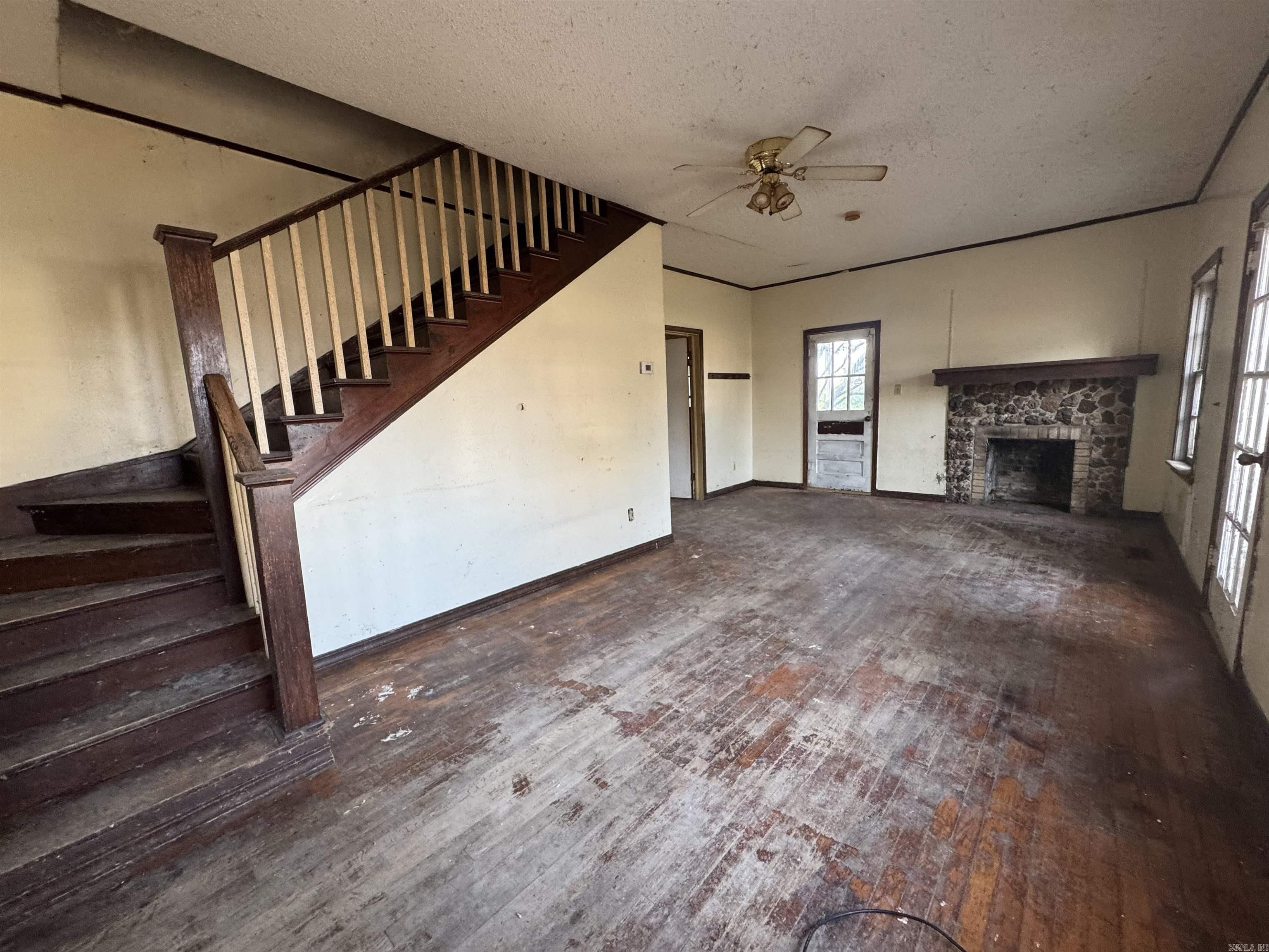 2 Triangle  Southside, AR