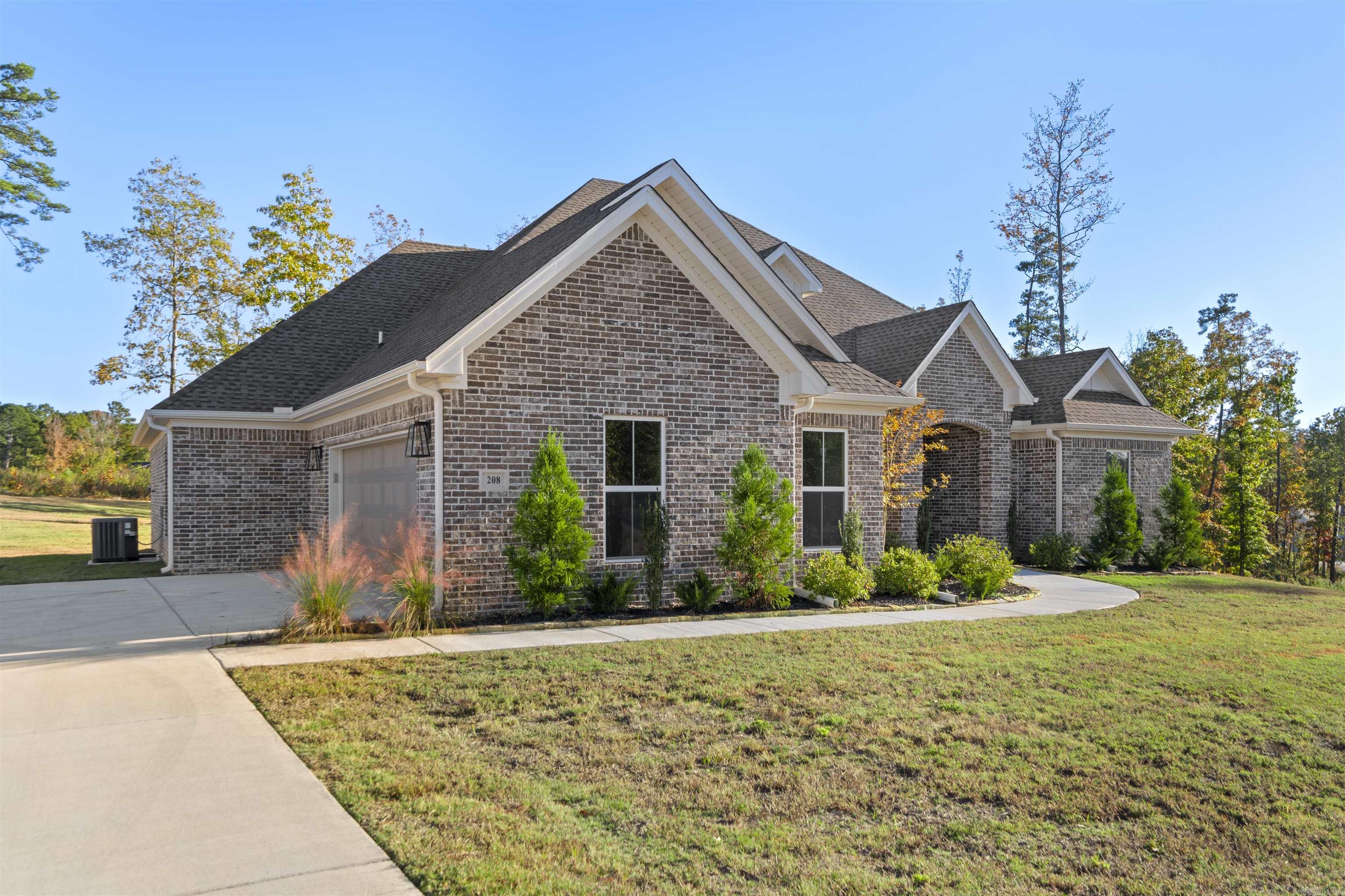 208 Middleton Place  Benton, AR