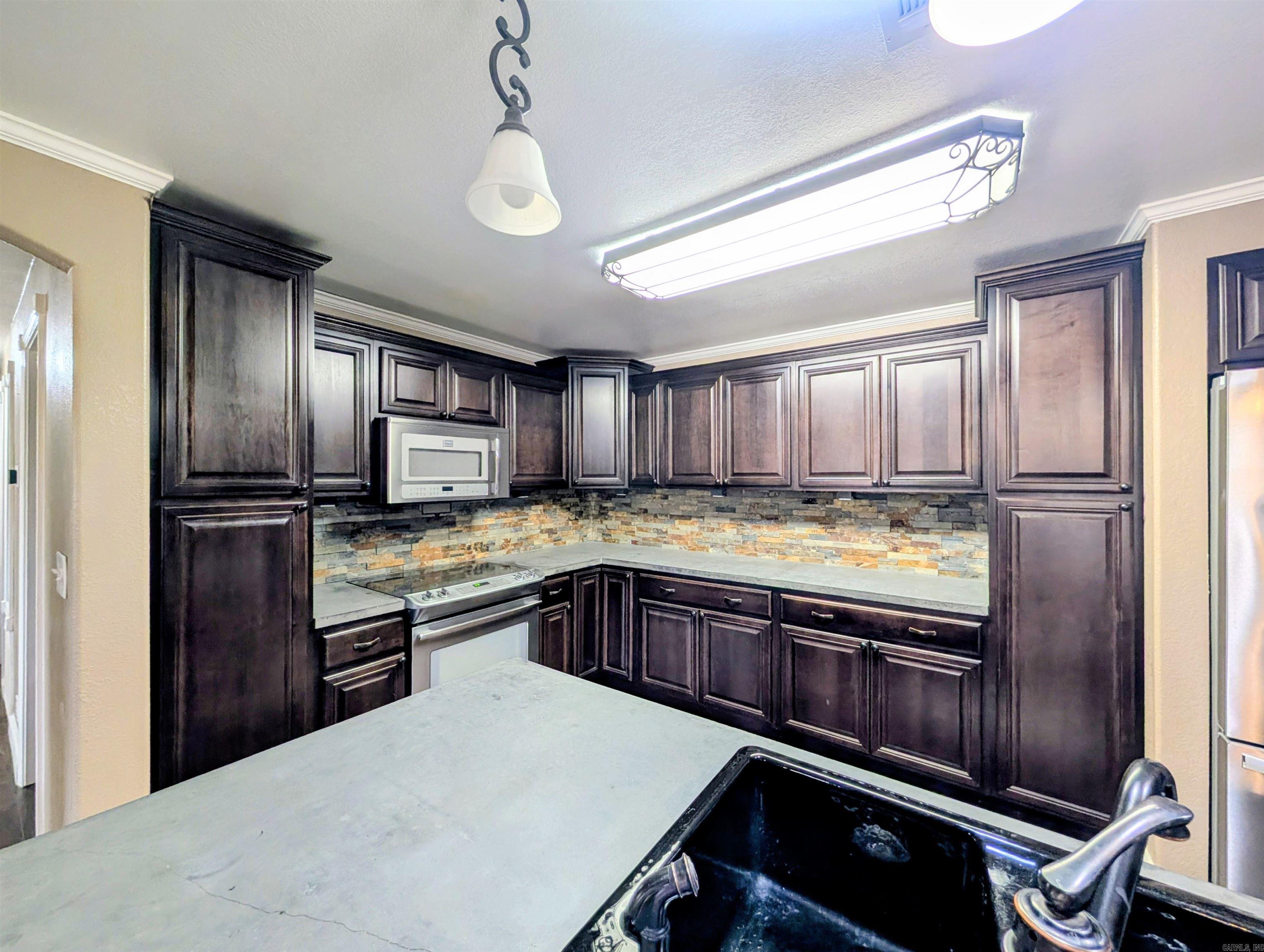 4001 Highway 71 S Mena, AR 71953