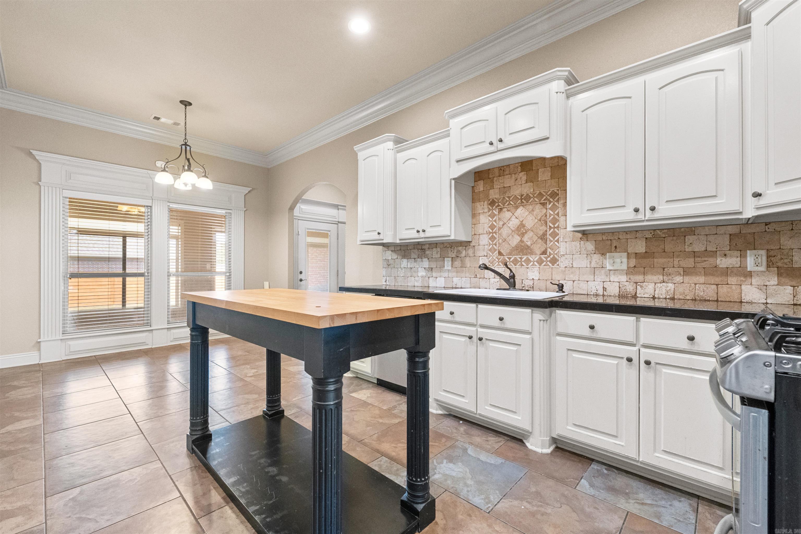 164 Crystal Lake Rd  Austin, AR