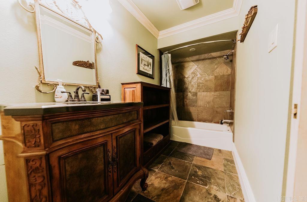 201 Lazy Lane Hot Springs National Park, AR 71913