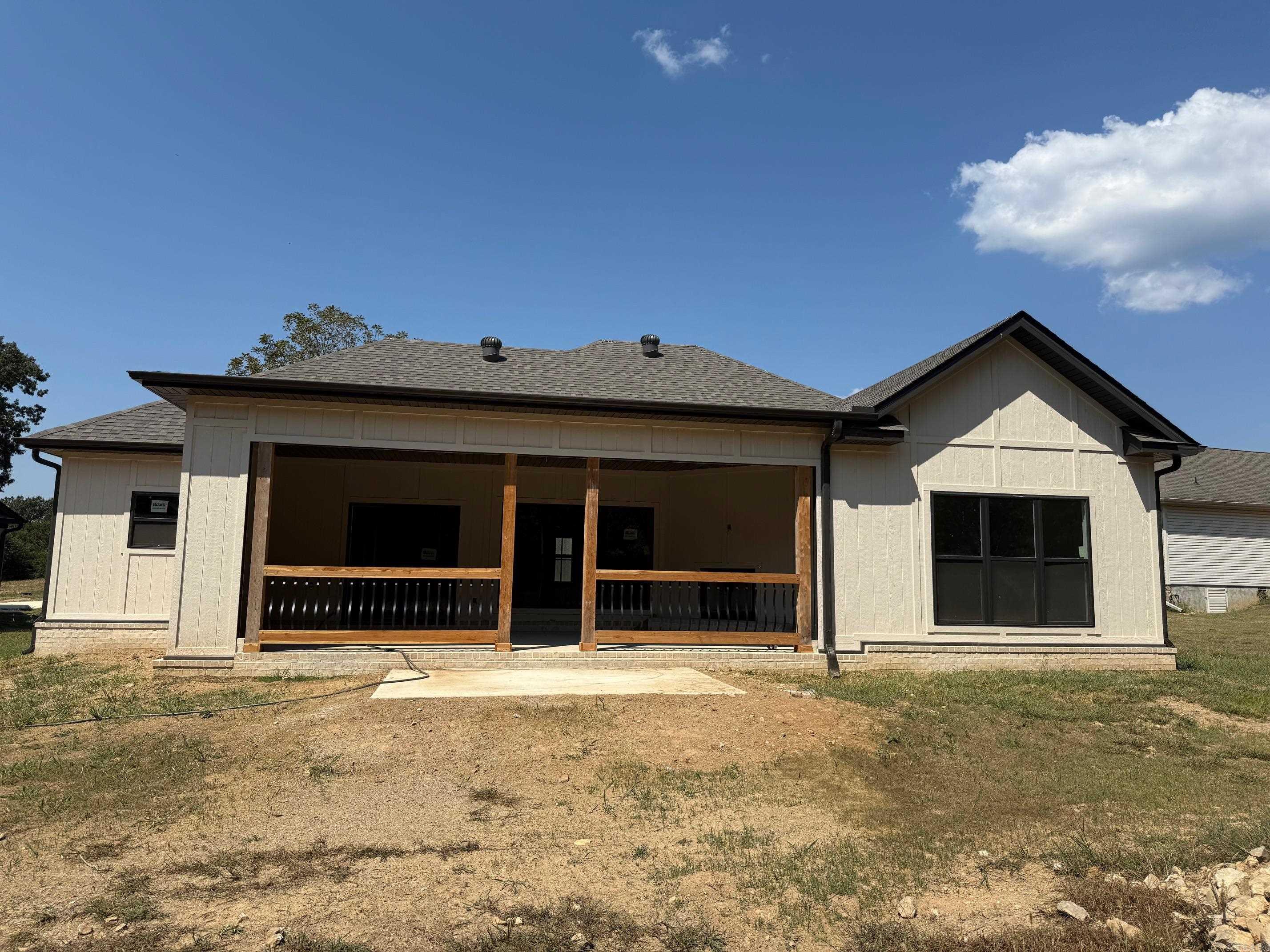 26 Sisney Drive Ash Flat, AR 72513