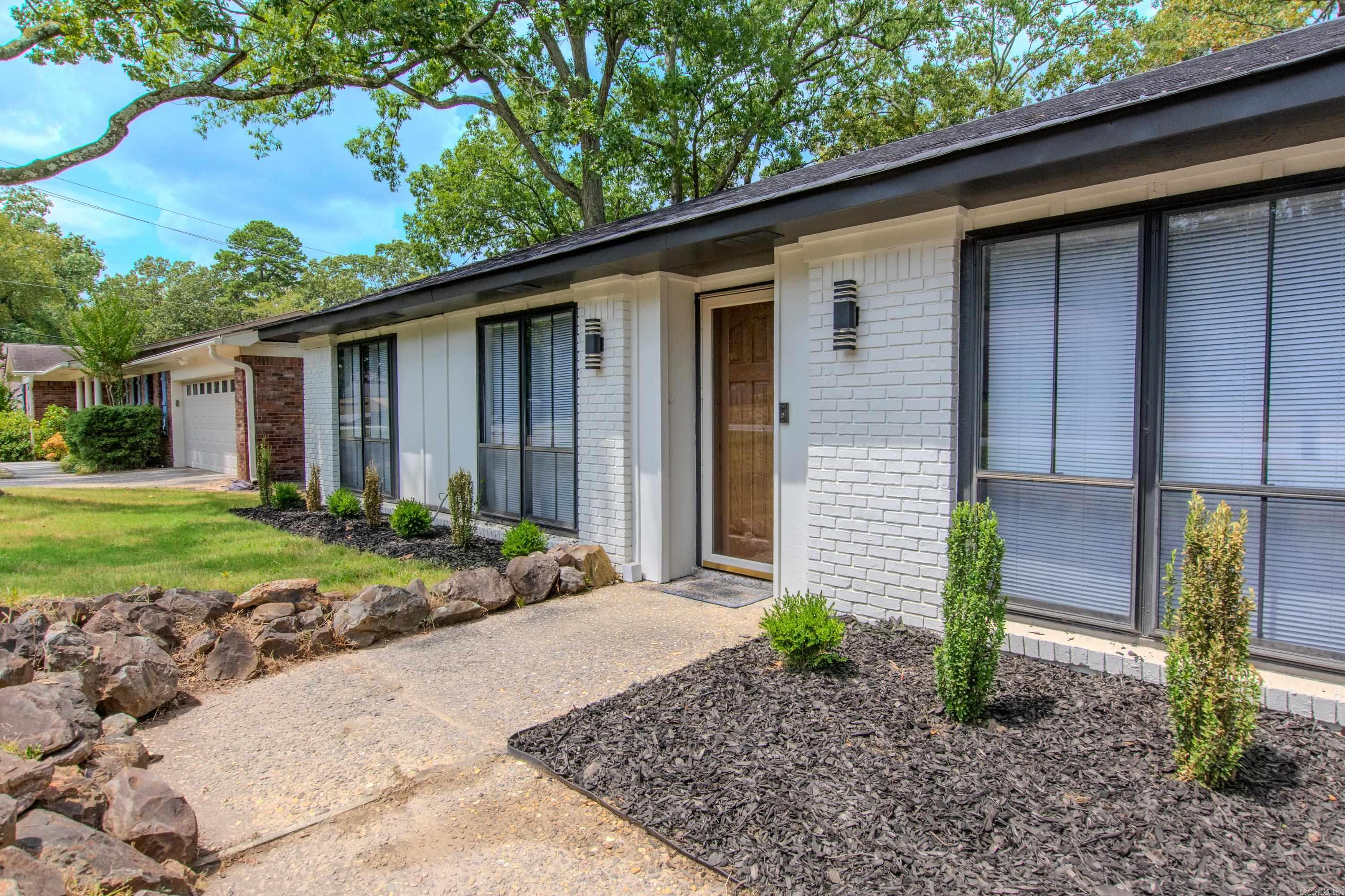 11808 Saint Charles Blvd Little Rock, AR 72211