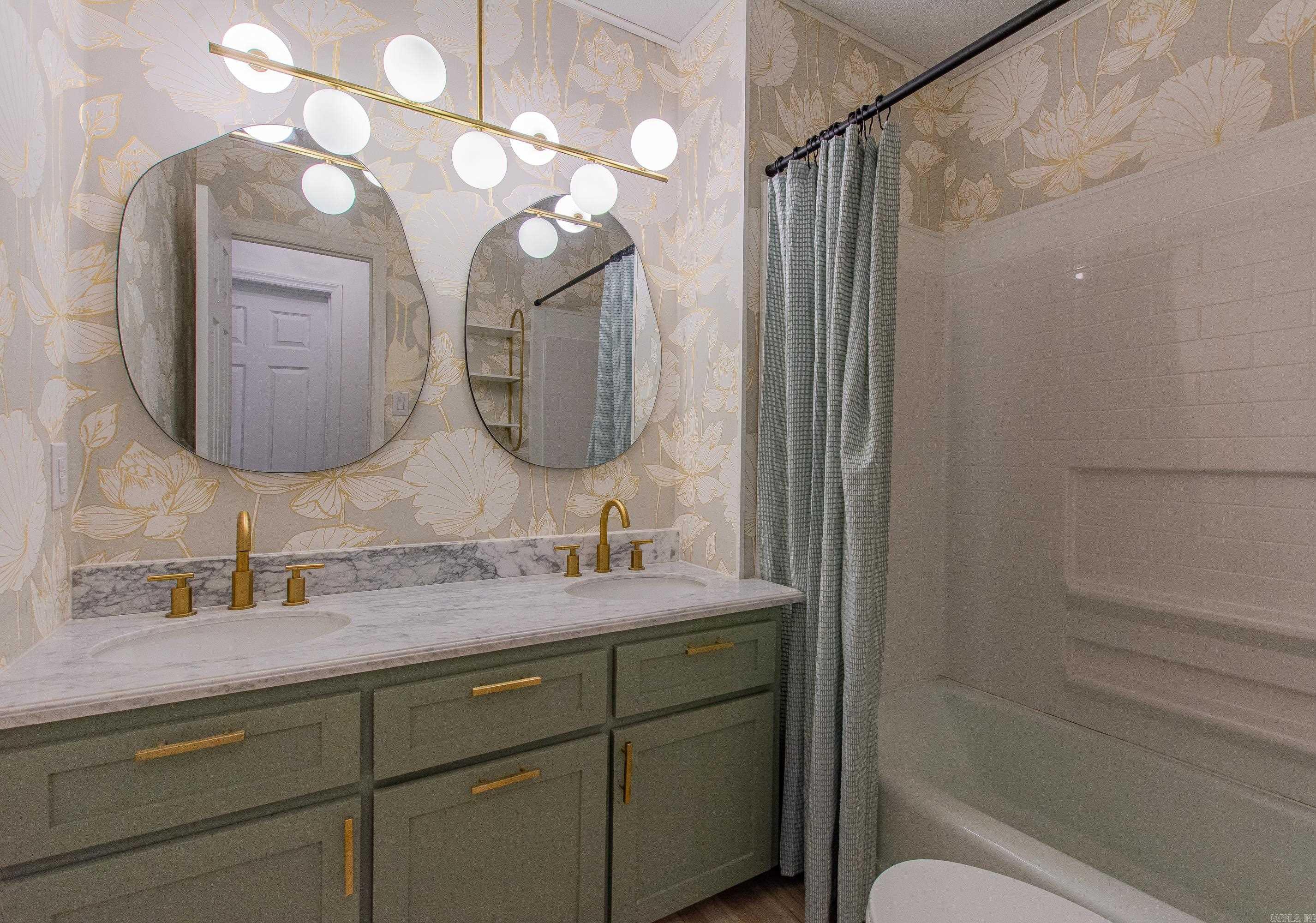 11808 Saint Charles Blvd Little Rock, AR 72211