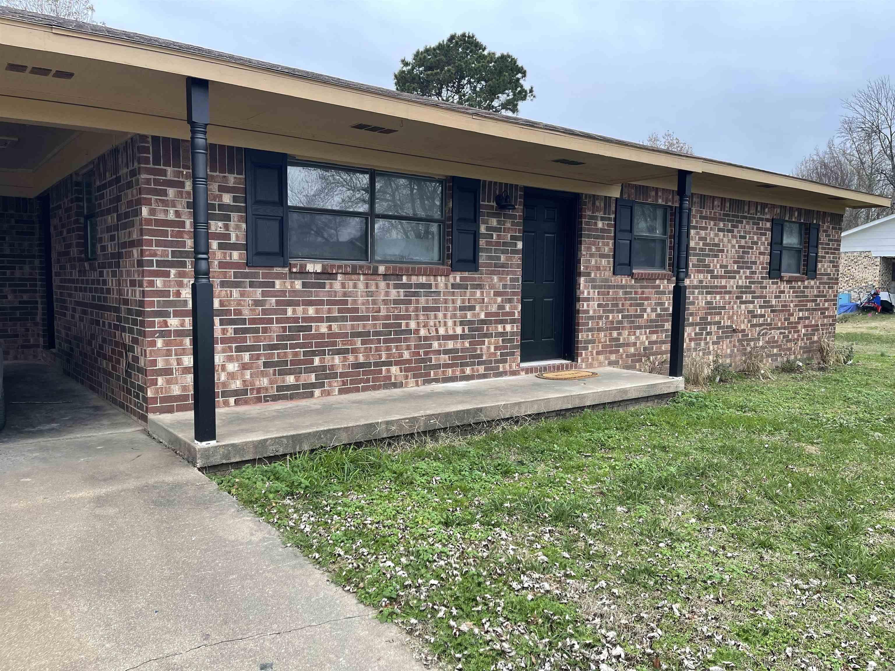 617 N 35th Ozark, AR 72949