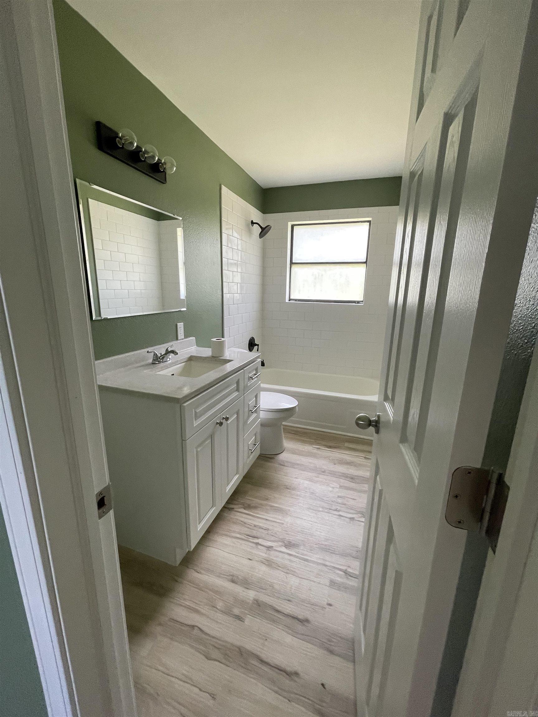 617 N 35th Ozark, AR 72949