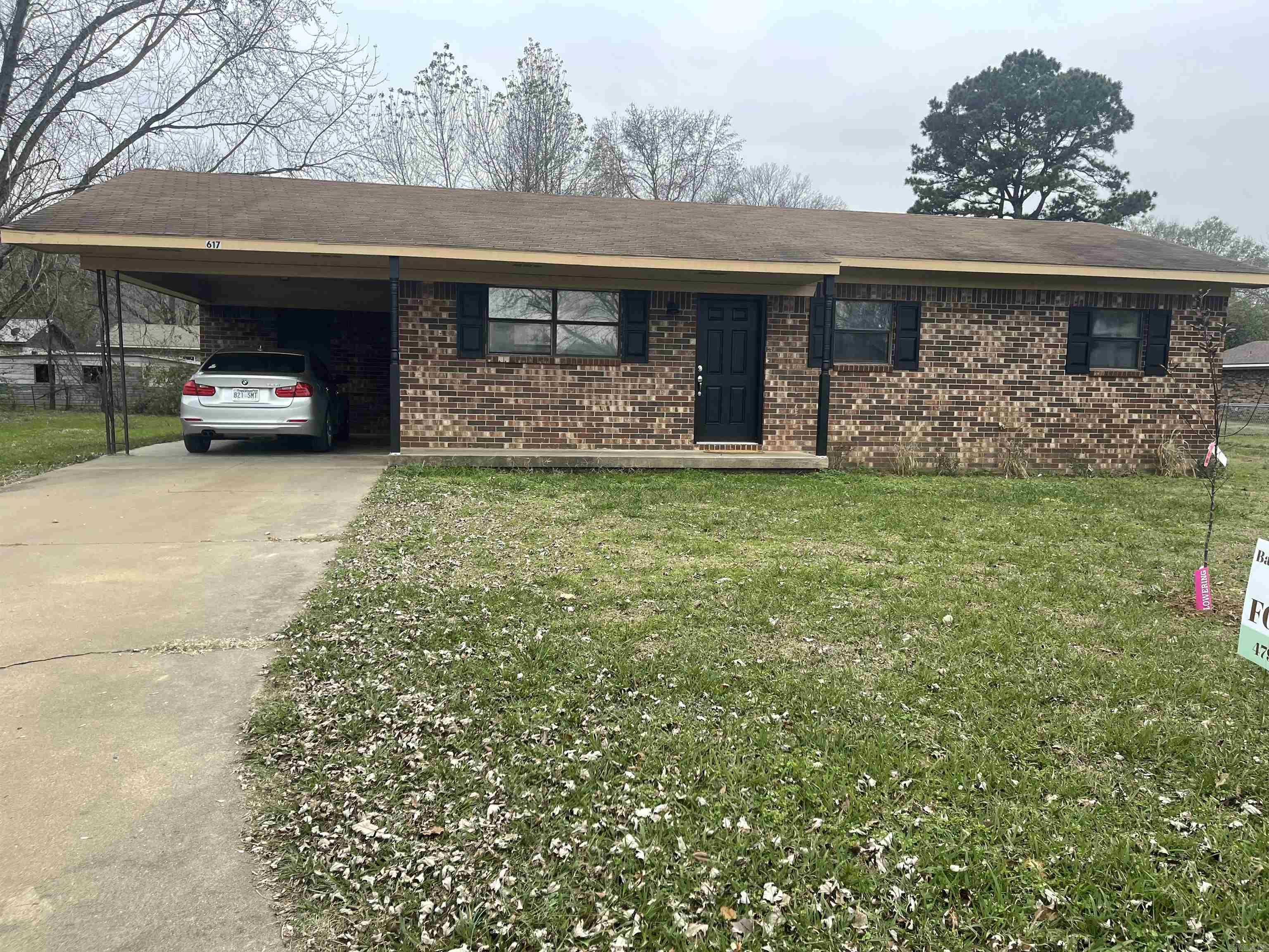 617 N 35th Ozark, AR 72949